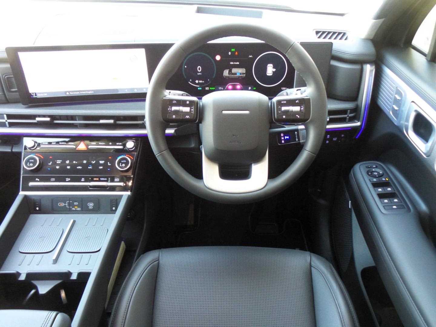 Large vehicle image