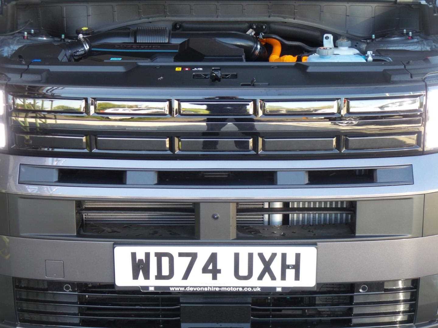 Large vehicle image