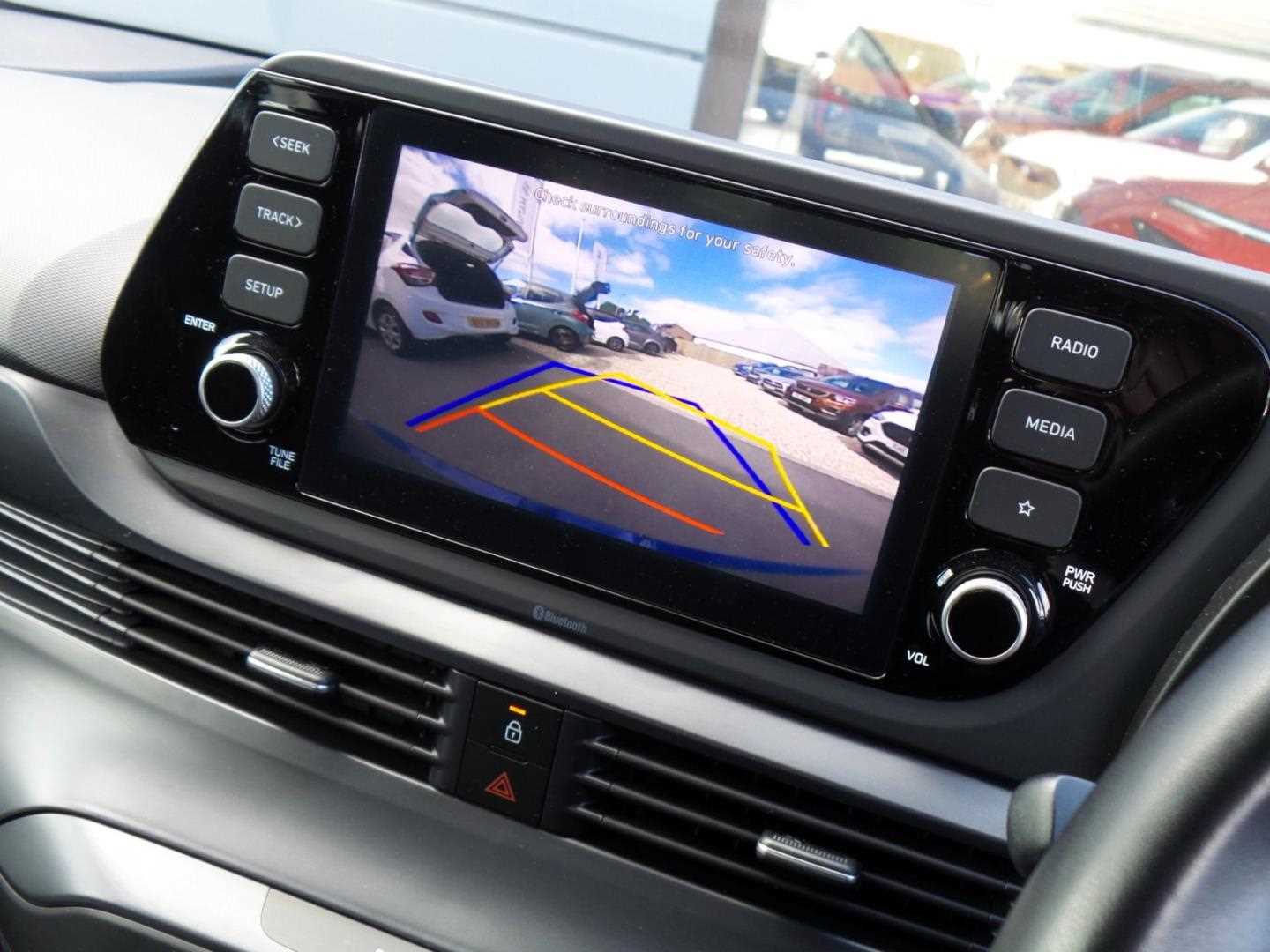 Large vehicle image
