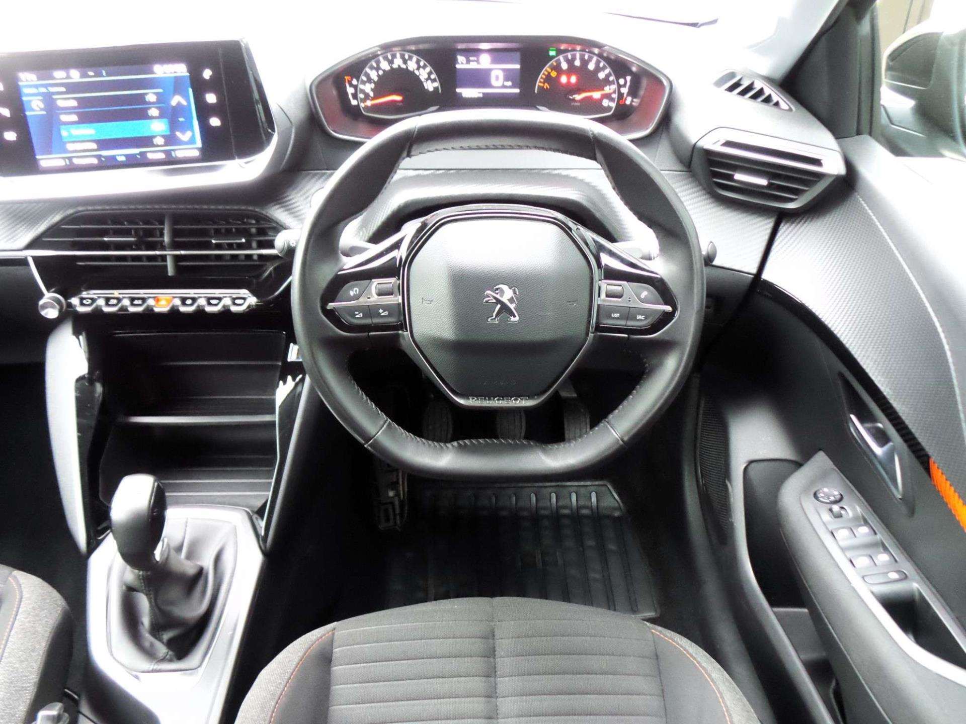 Large vehicle image