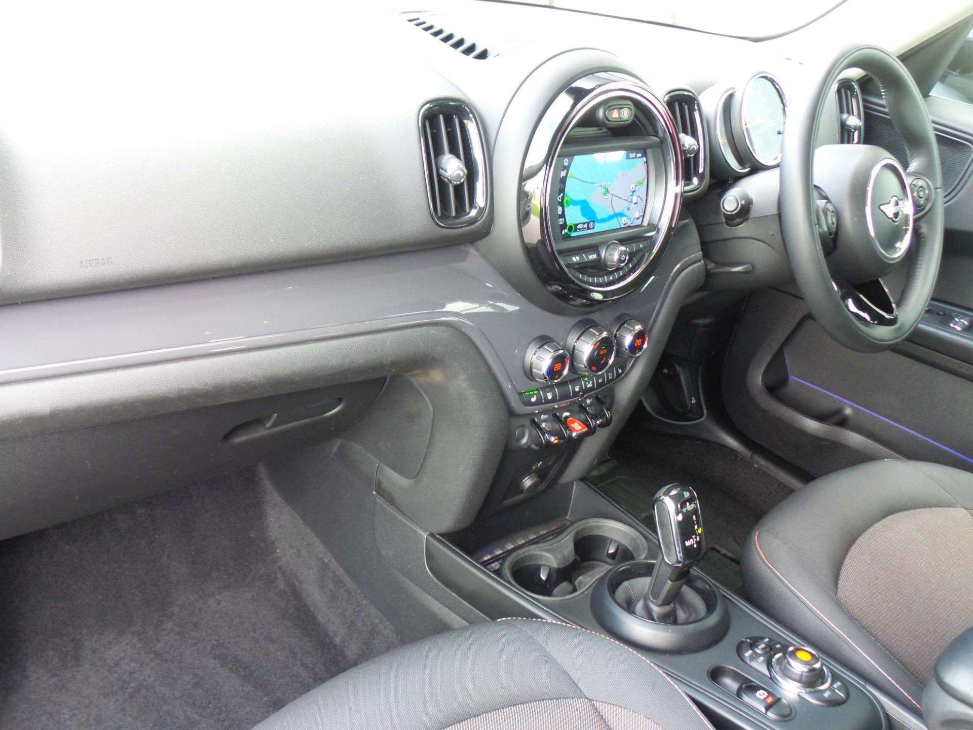 Large vehicle image
