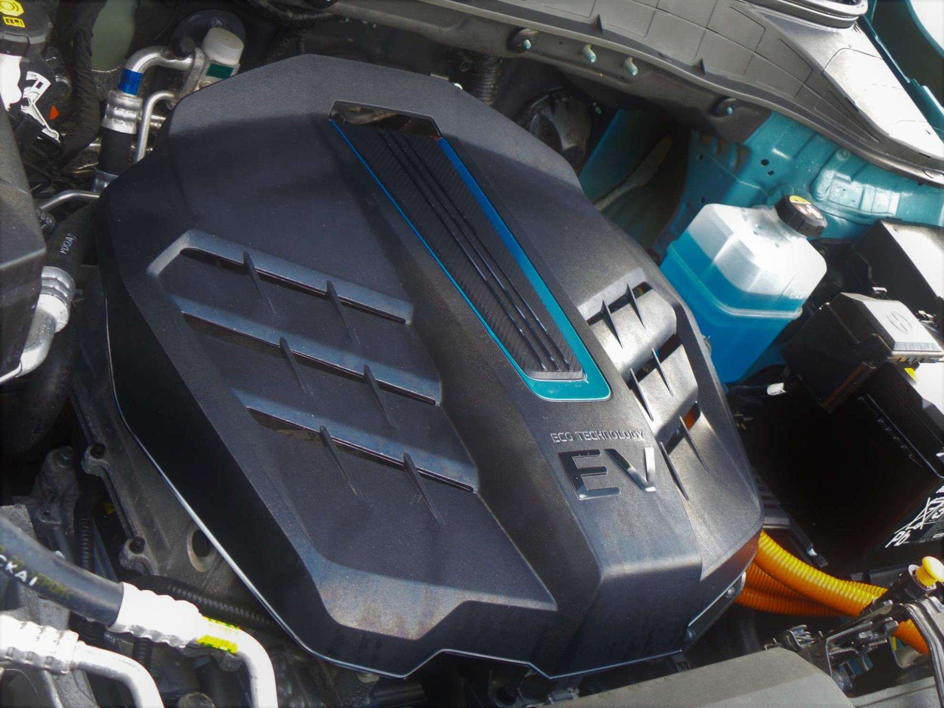 Large vehicle image