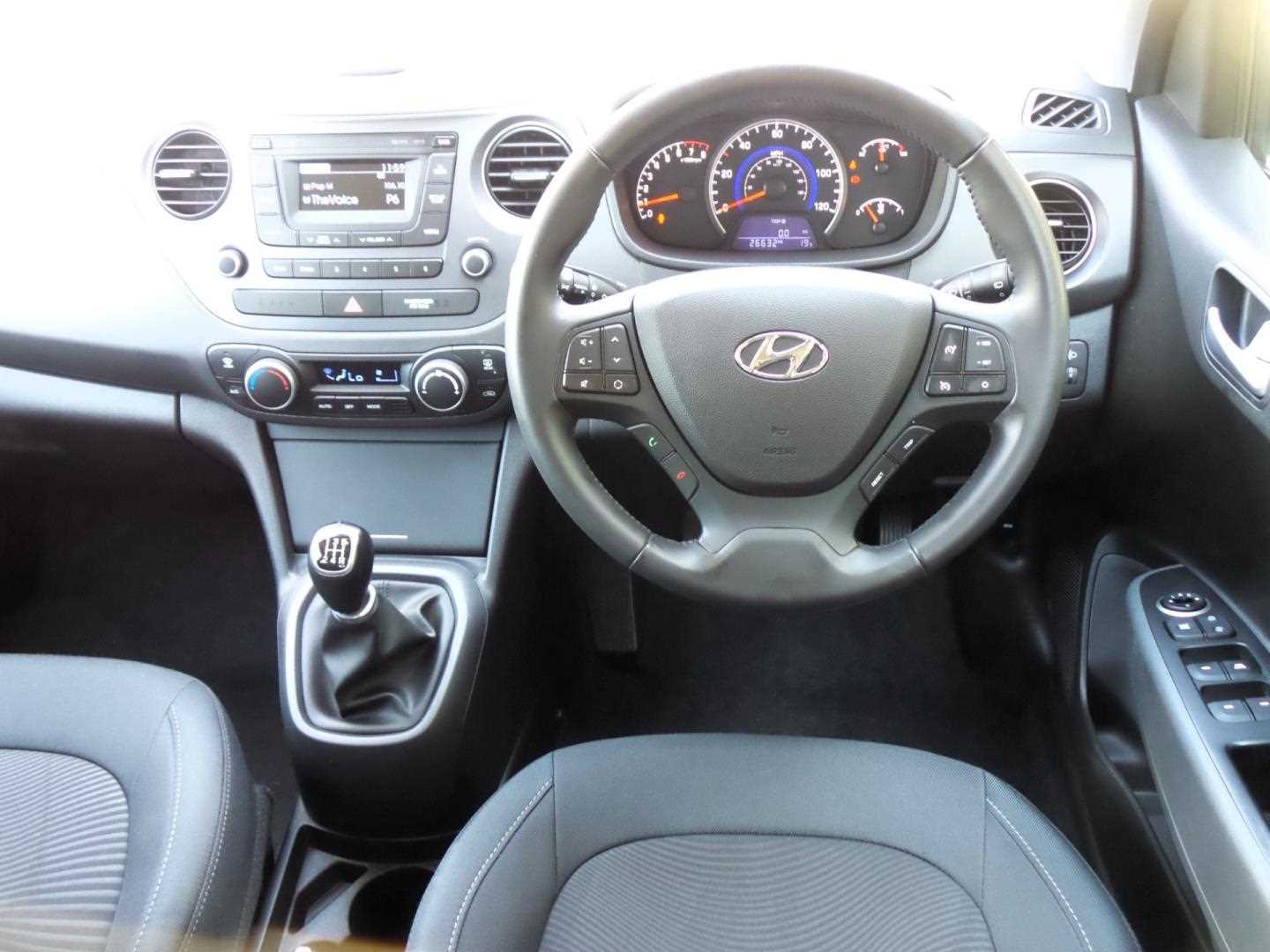 Large vehicle image