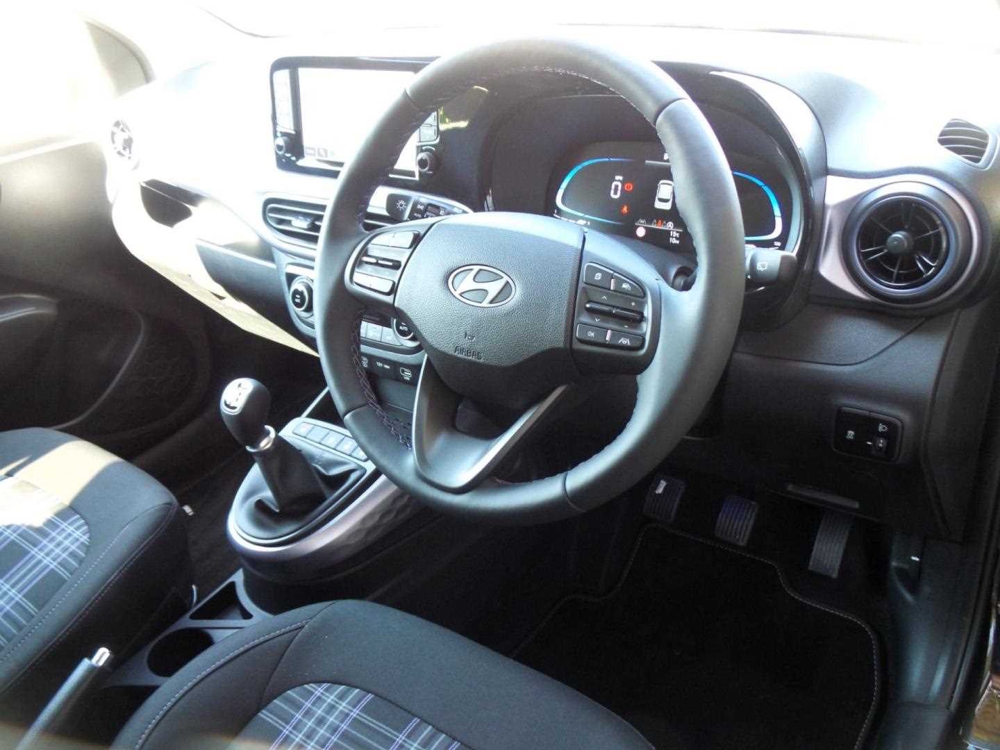 Large vehicle image