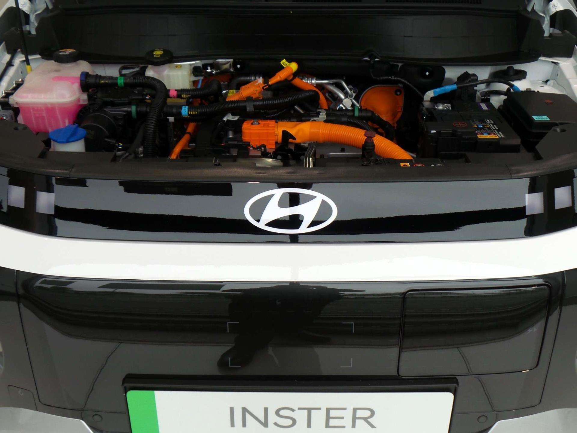 Large vehicle image