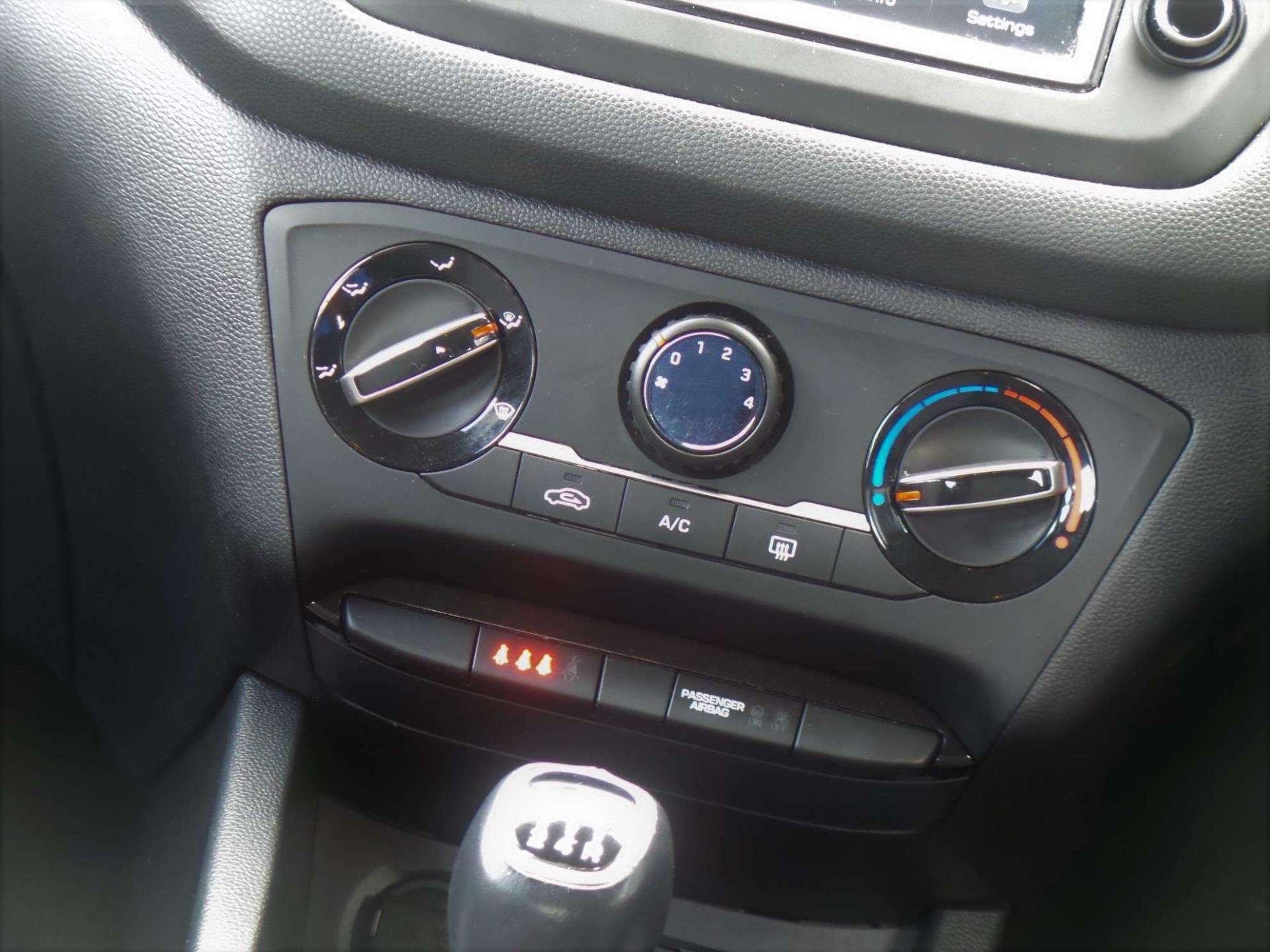 Large vehicle image
