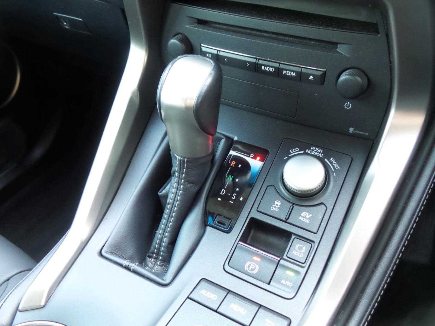 Large vehicle image