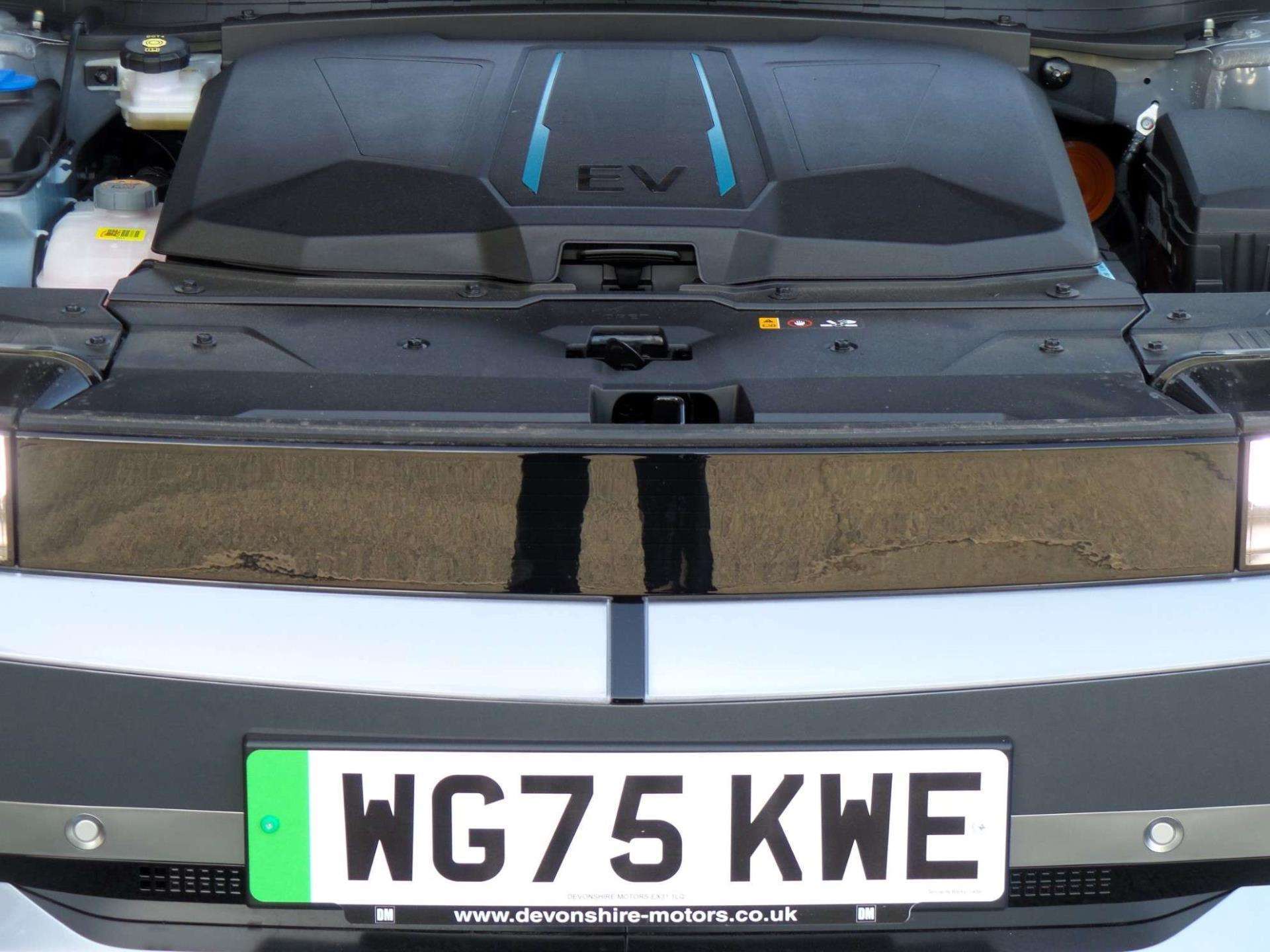 Large vehicle image
