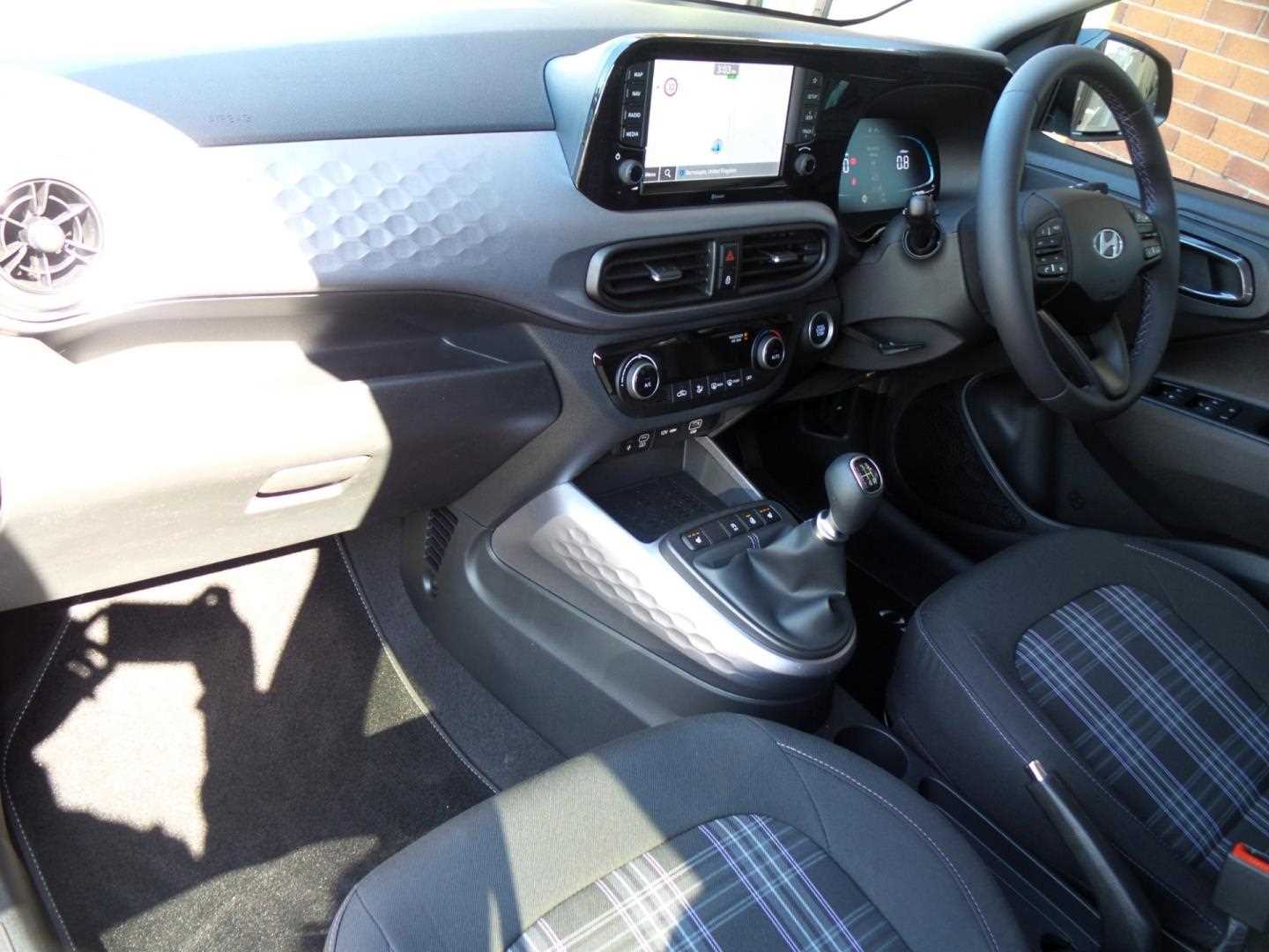 Large vehicle image