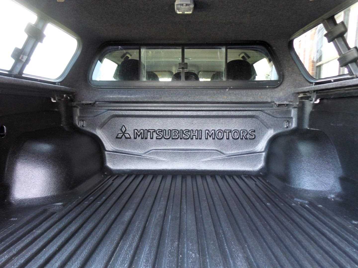 Large vehicle image