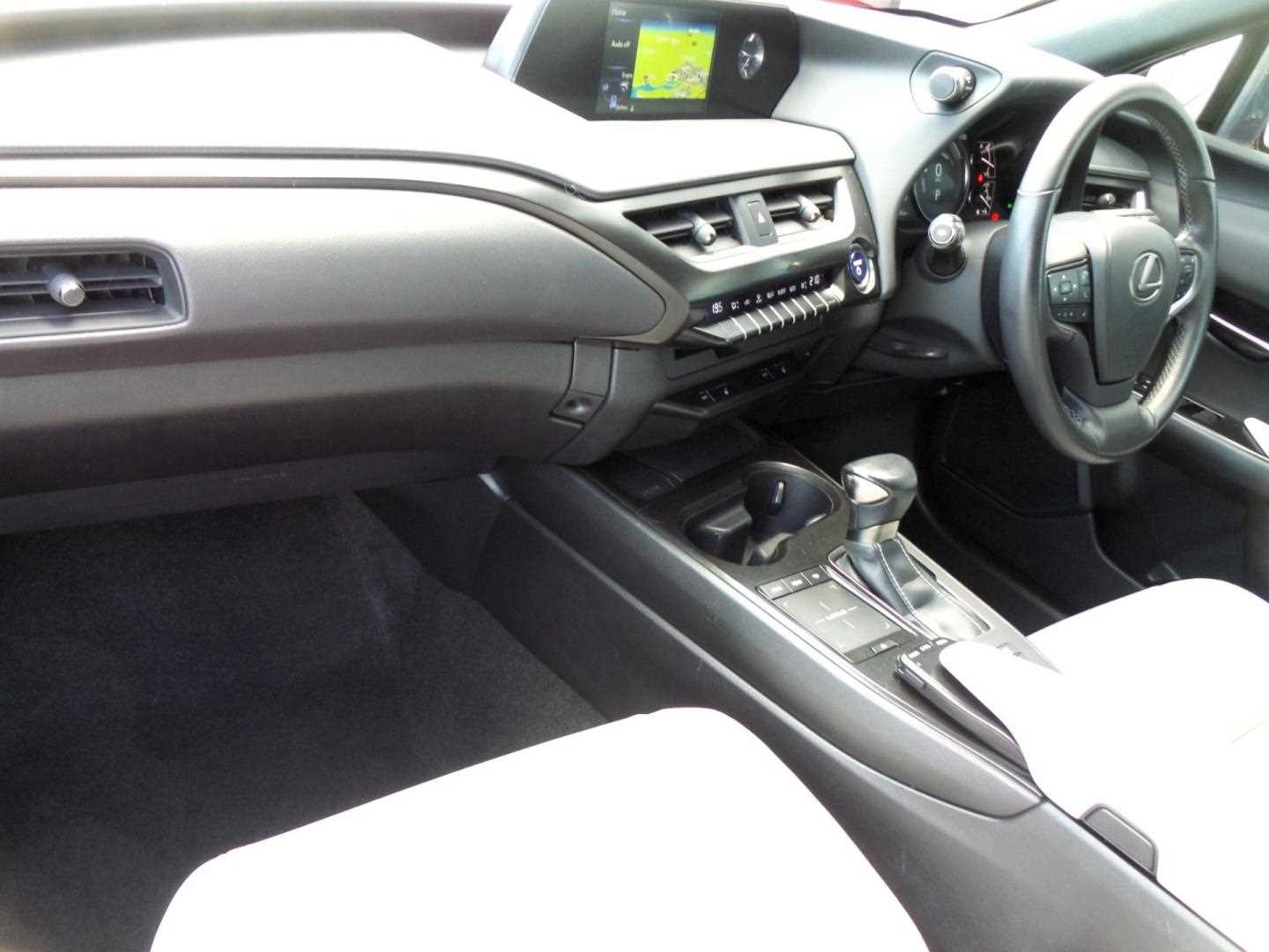 Large vehicle image
