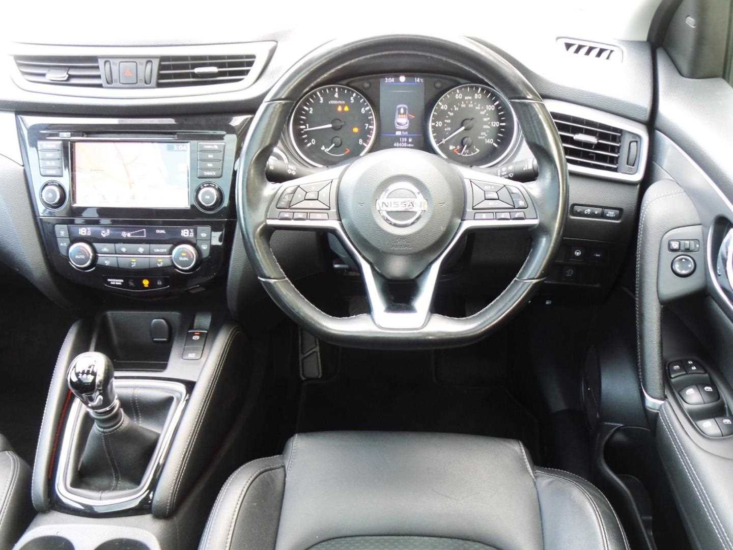 Large vehicle image