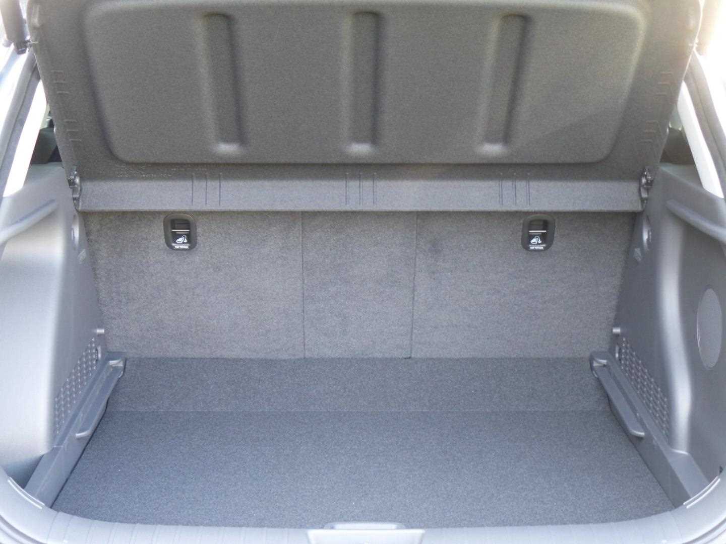 Large vehicle image