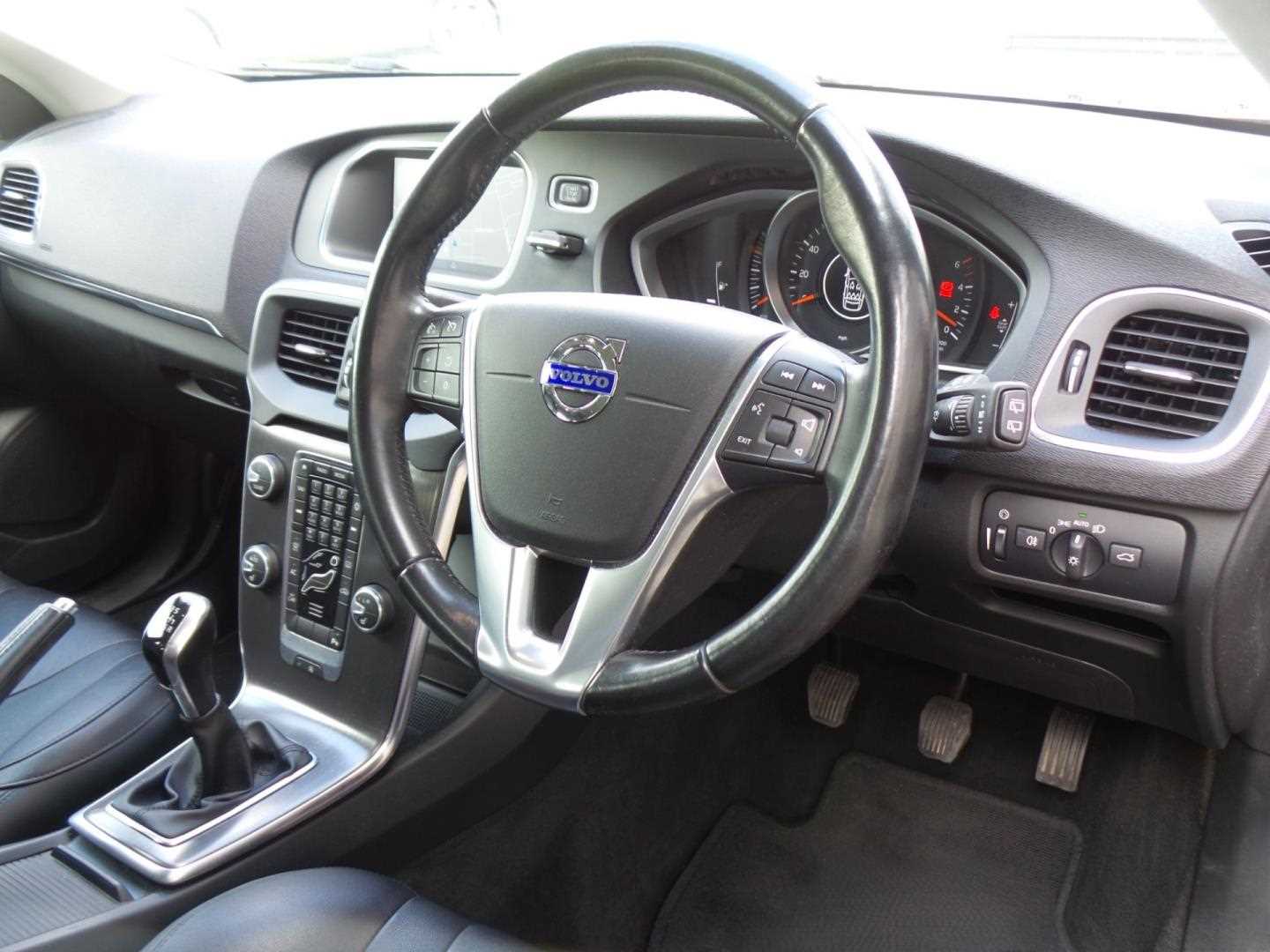 Large vehicle image