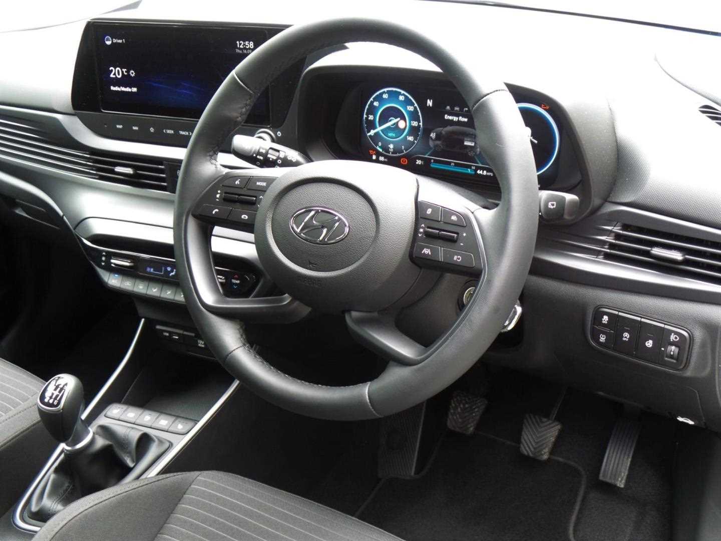 Large vehicle image