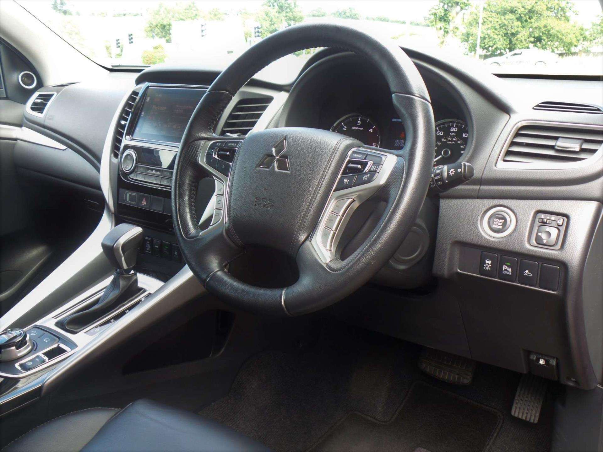 Large vehicle image