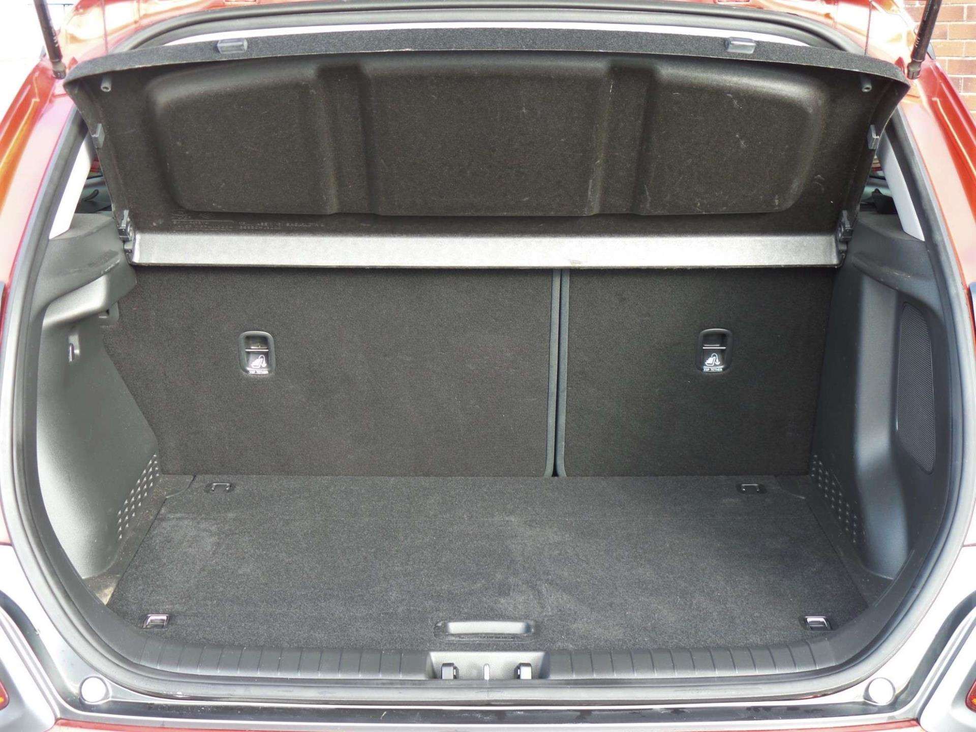 Large vehicle image