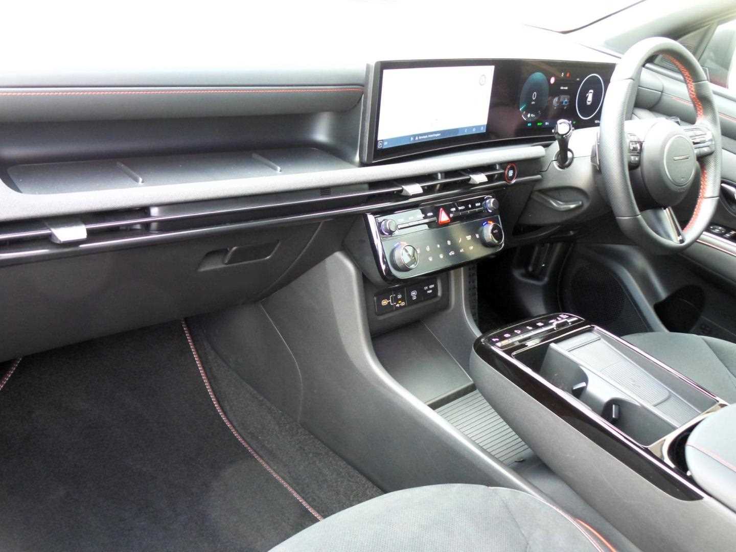 Large vehicle image