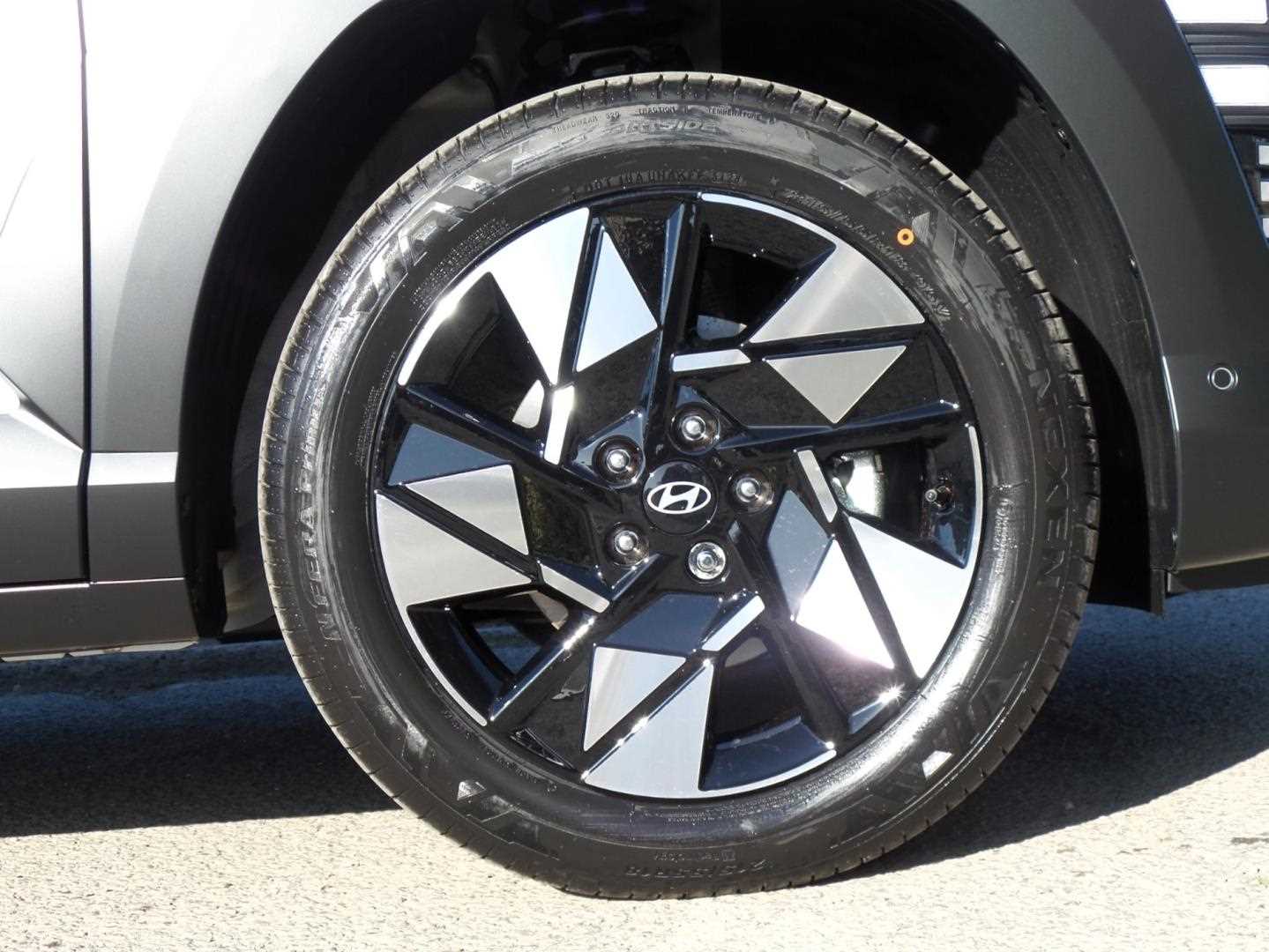 Large vehicle image