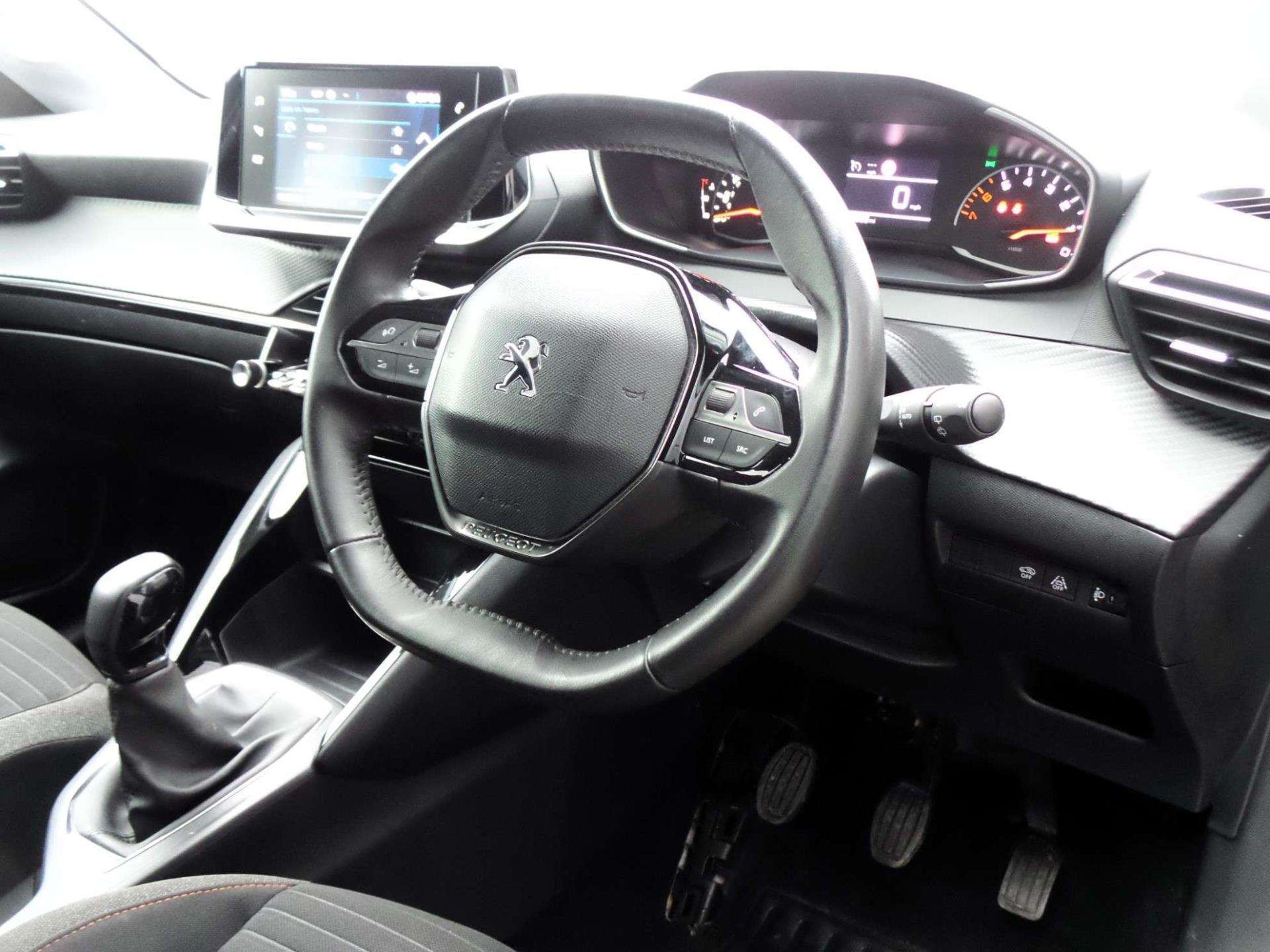 Large vehicle image