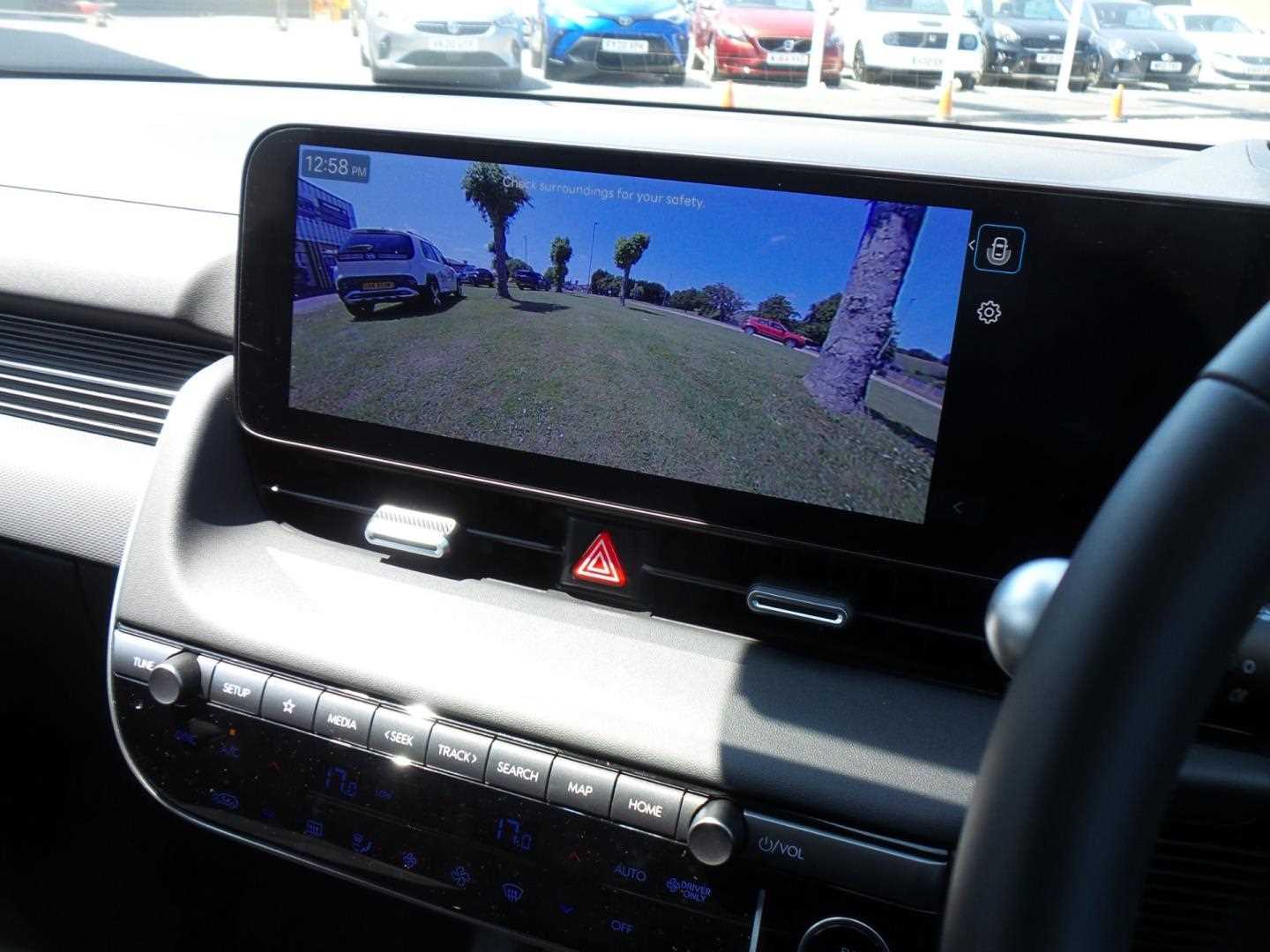 Large vehicle image