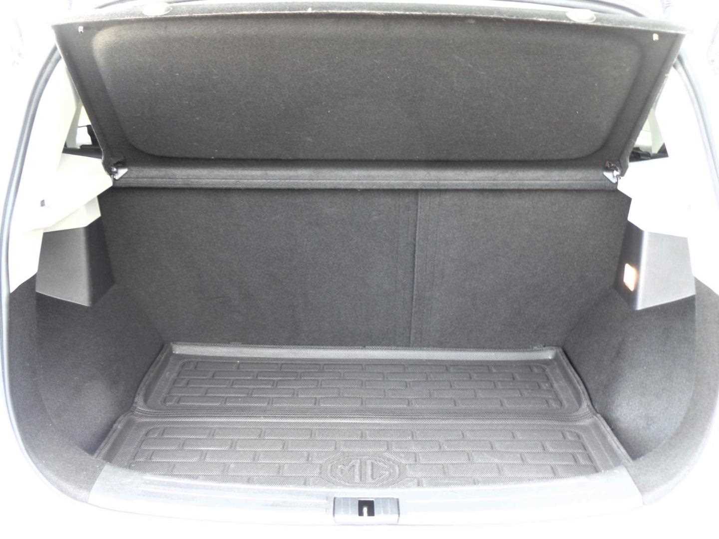 Large vehicle image