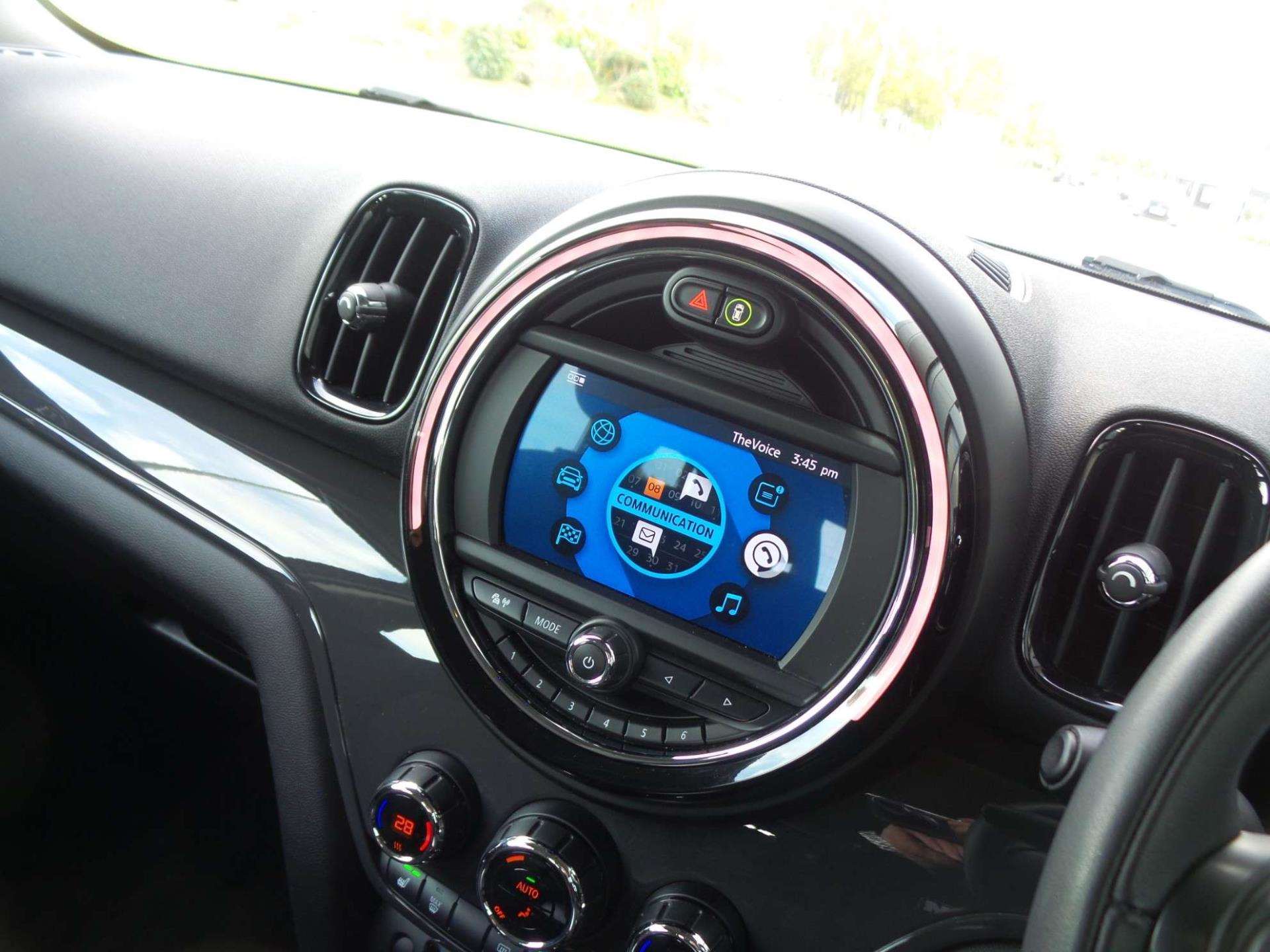 Large vehicle image