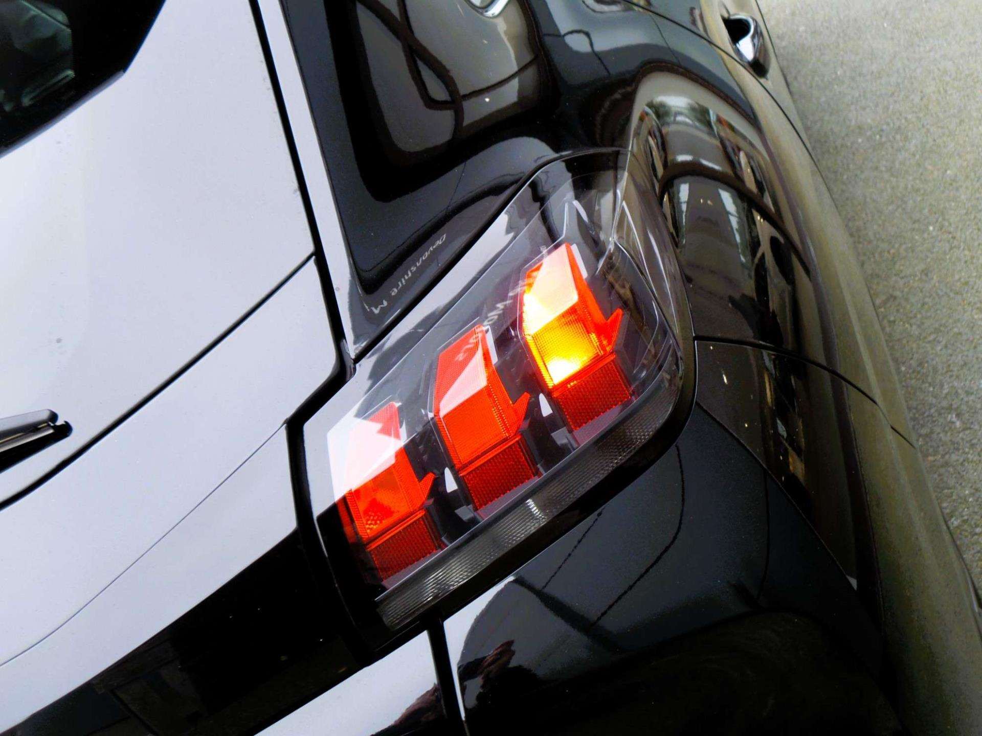 Large vehicle image