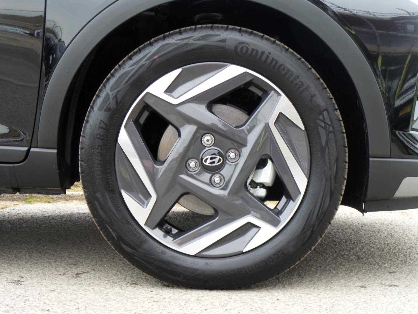 Large vehicle image