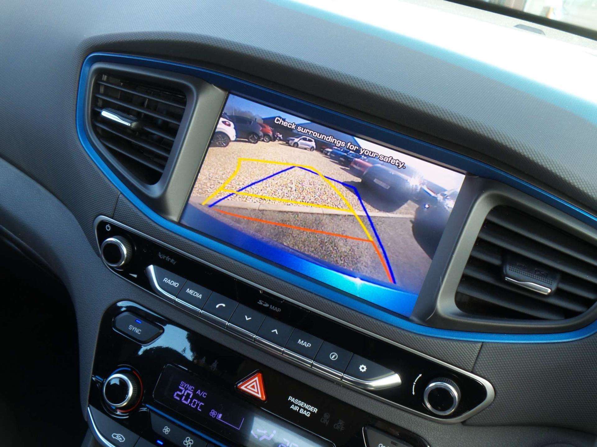 Large vehicle image