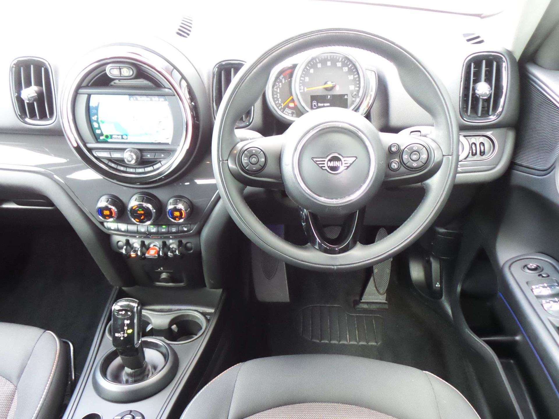 Large vehicle image