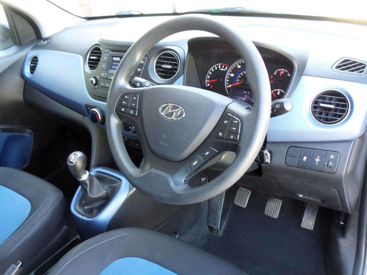 Large vehicle image