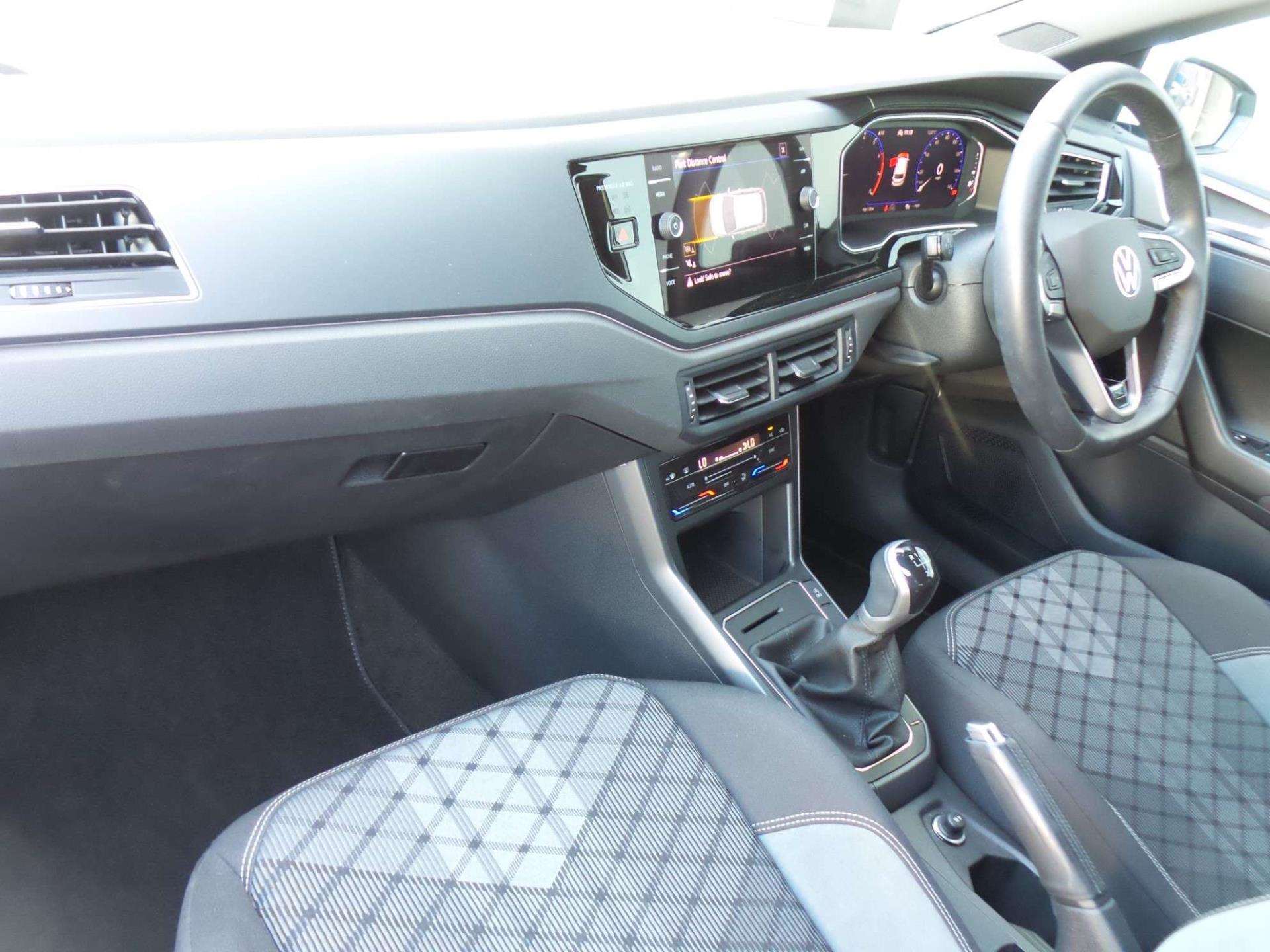 Large vehicle image