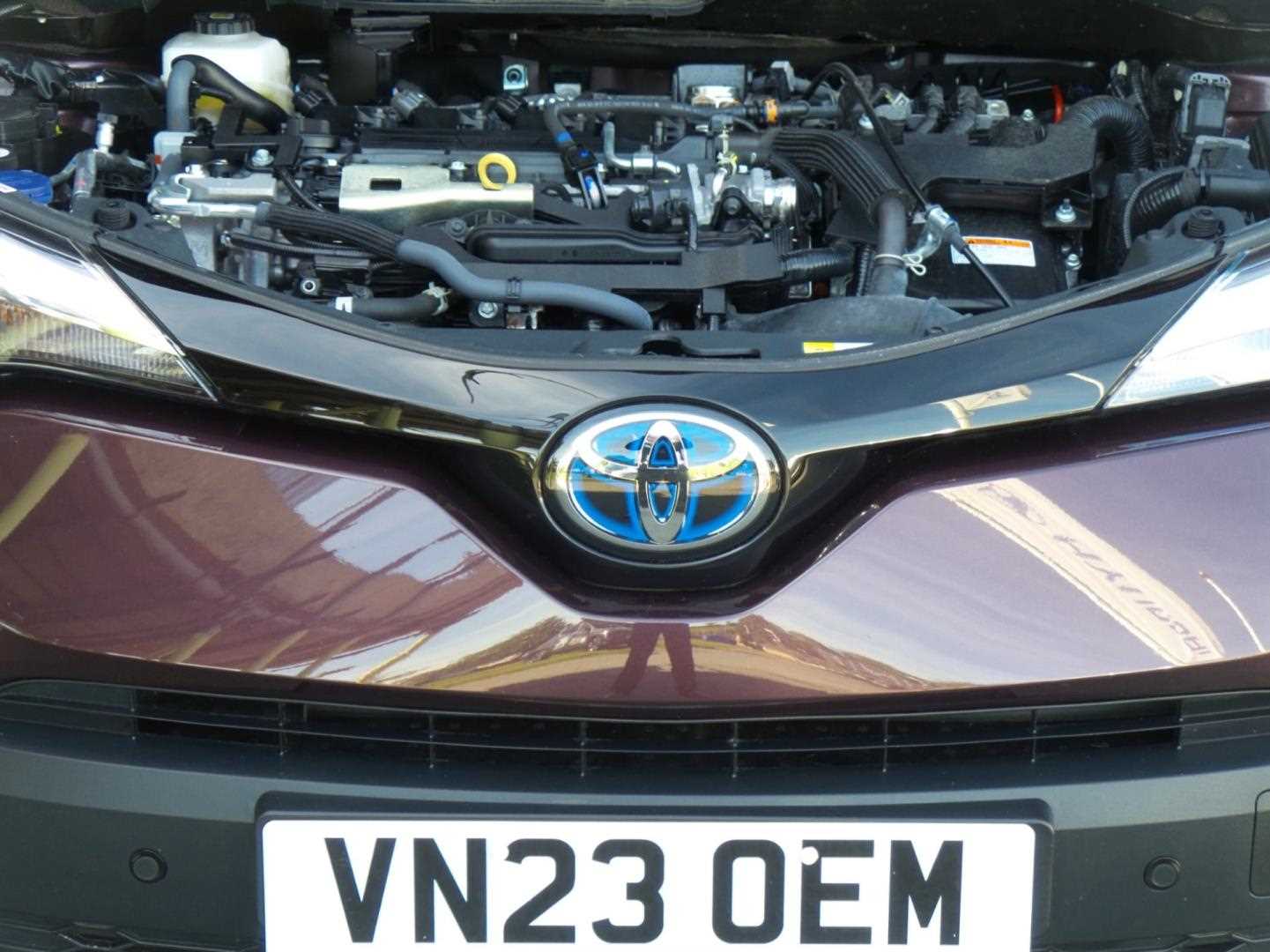 Large vehicle image