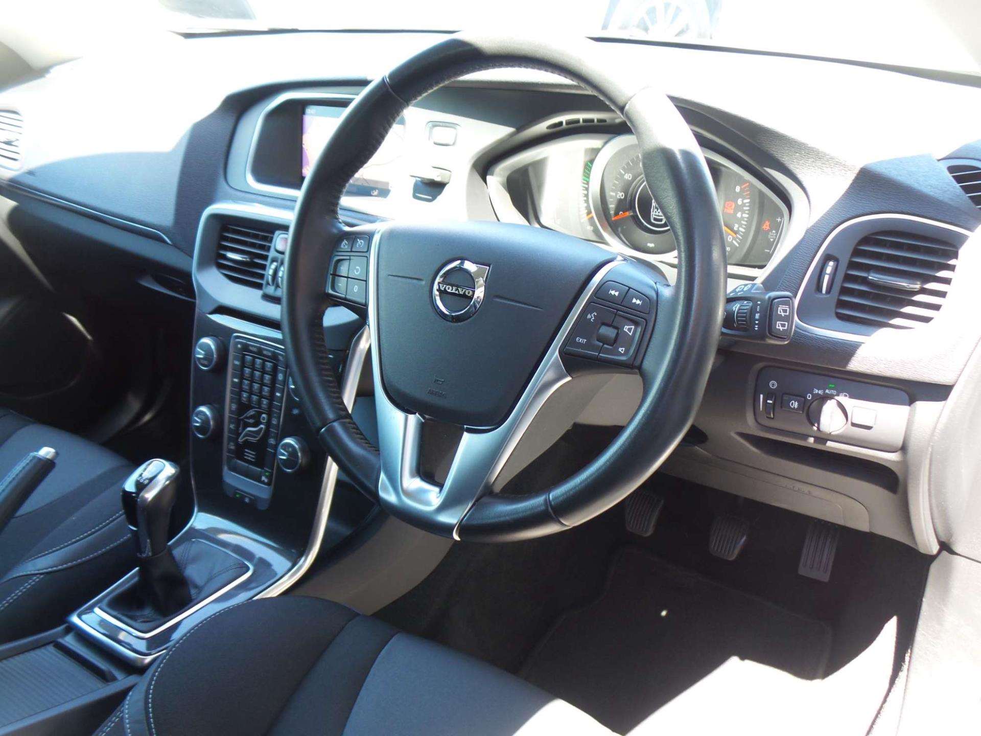Large vehicle image