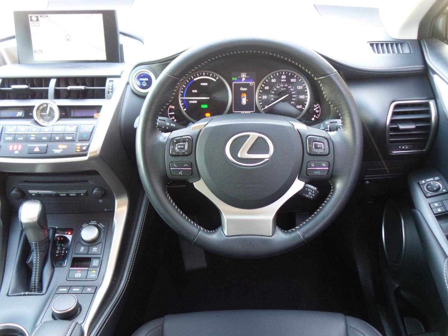 Large vehicle image