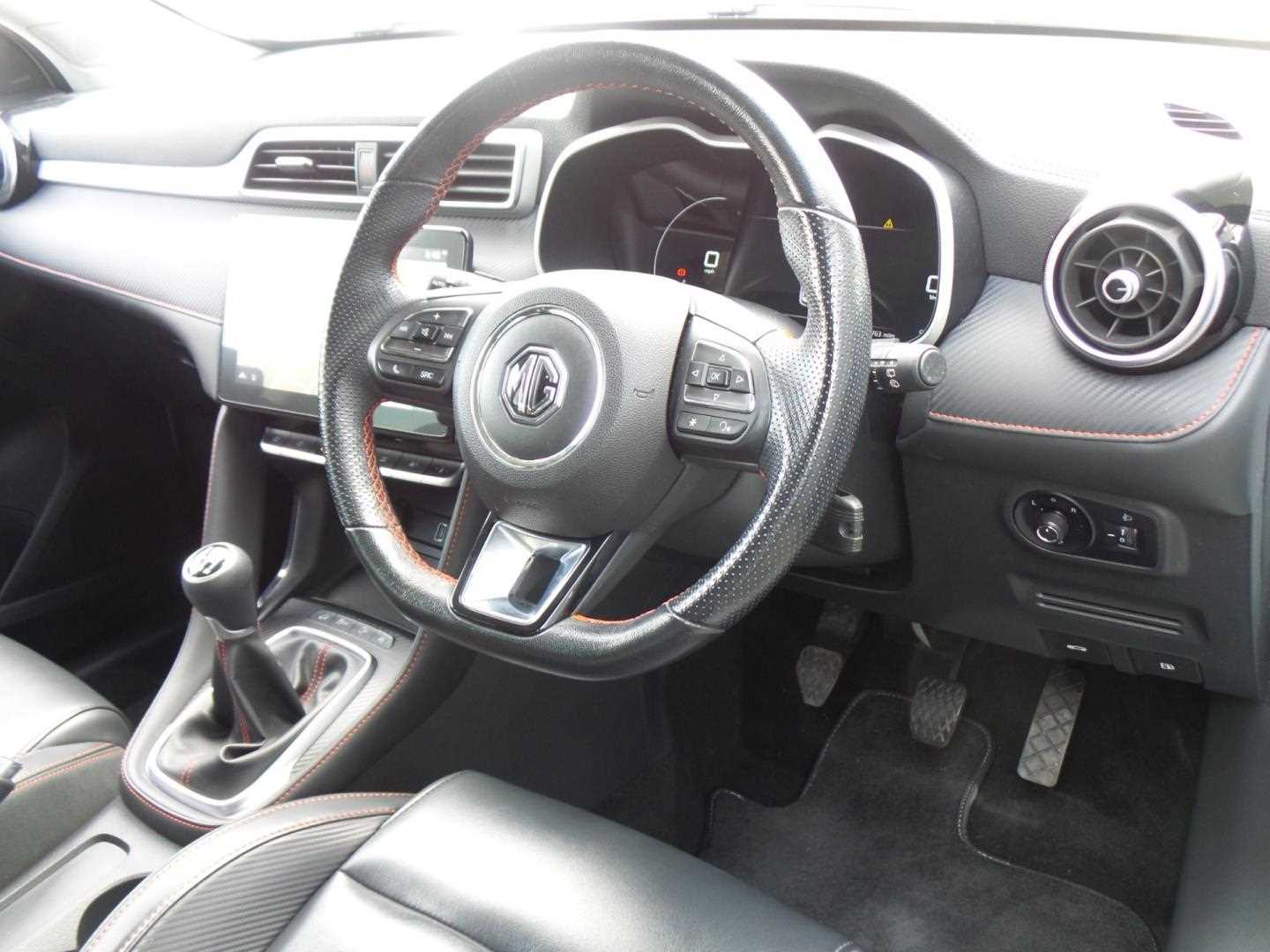 Large vehicle image