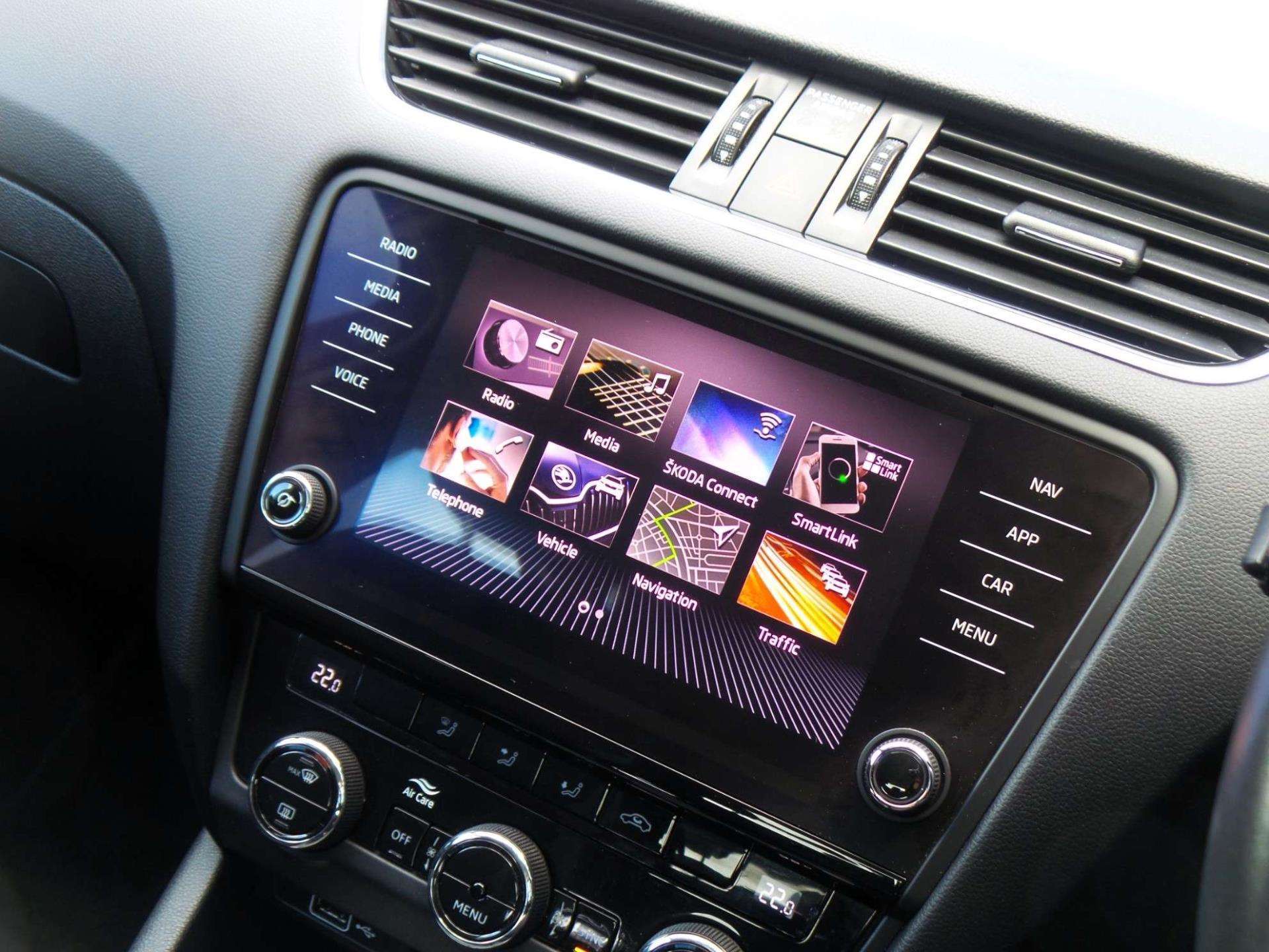 Large vehicle image