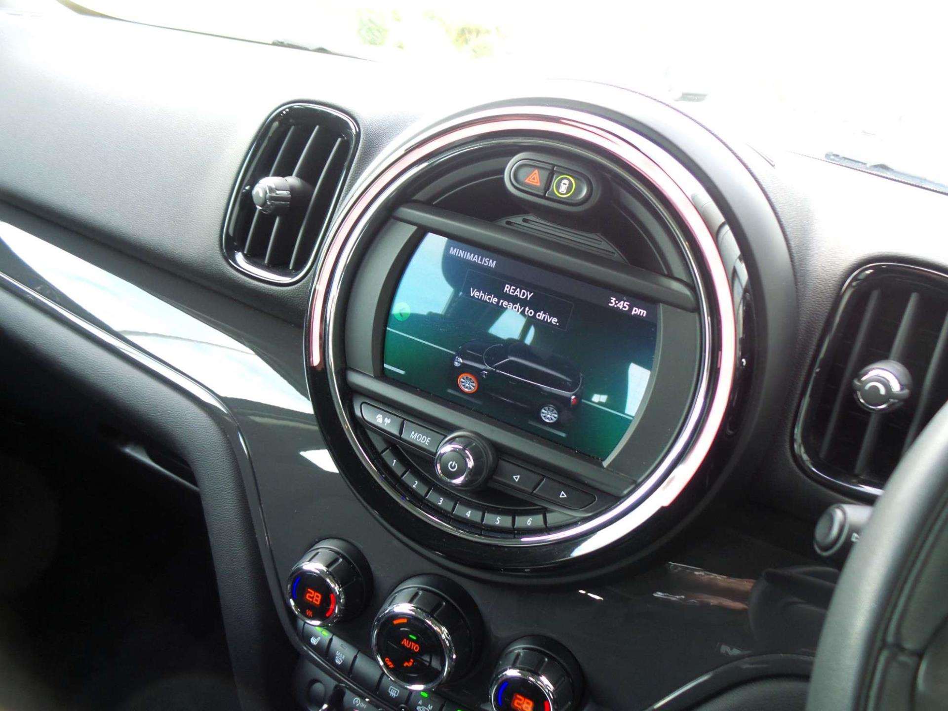 Large vehicle image