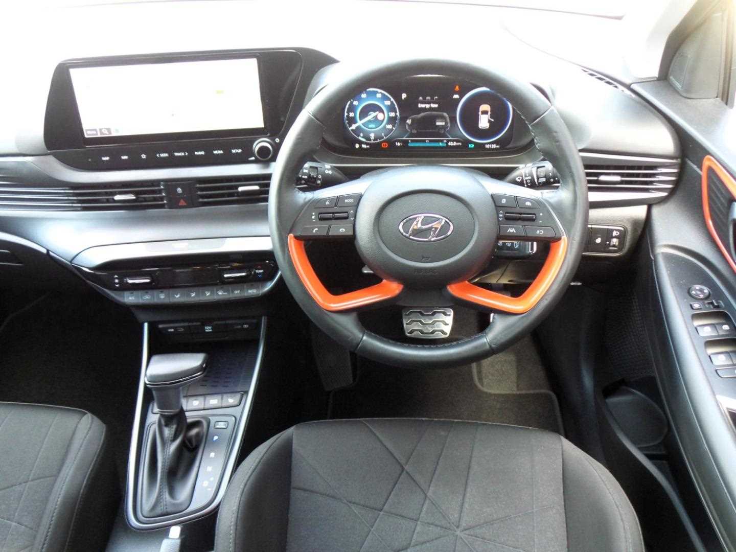 Large vehicle image