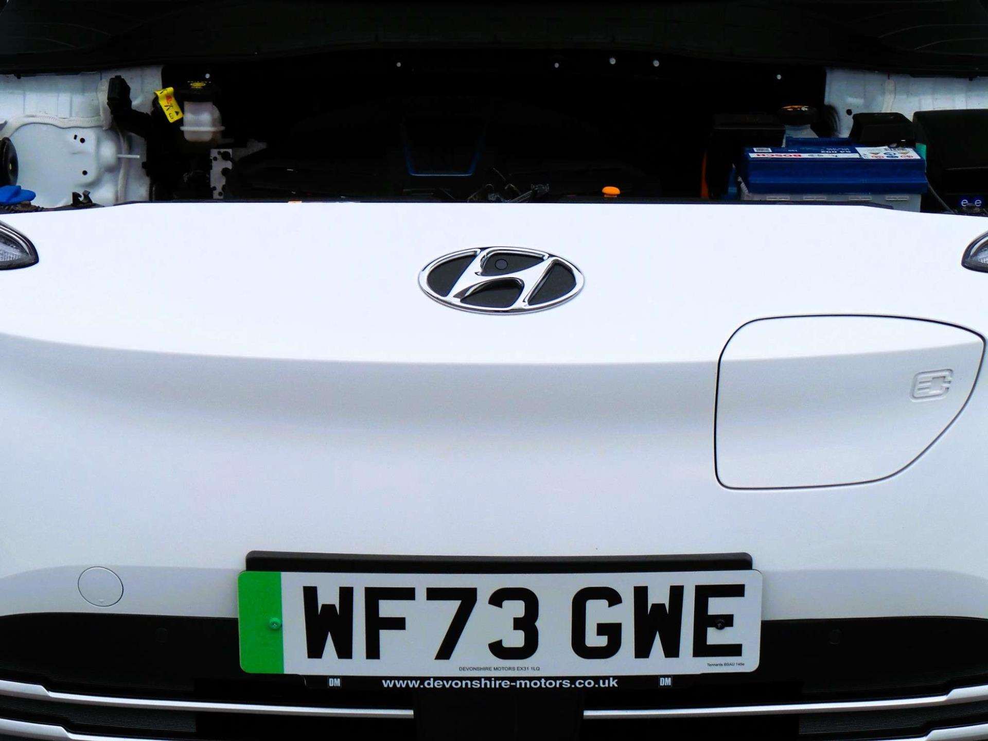 Large vehicle image