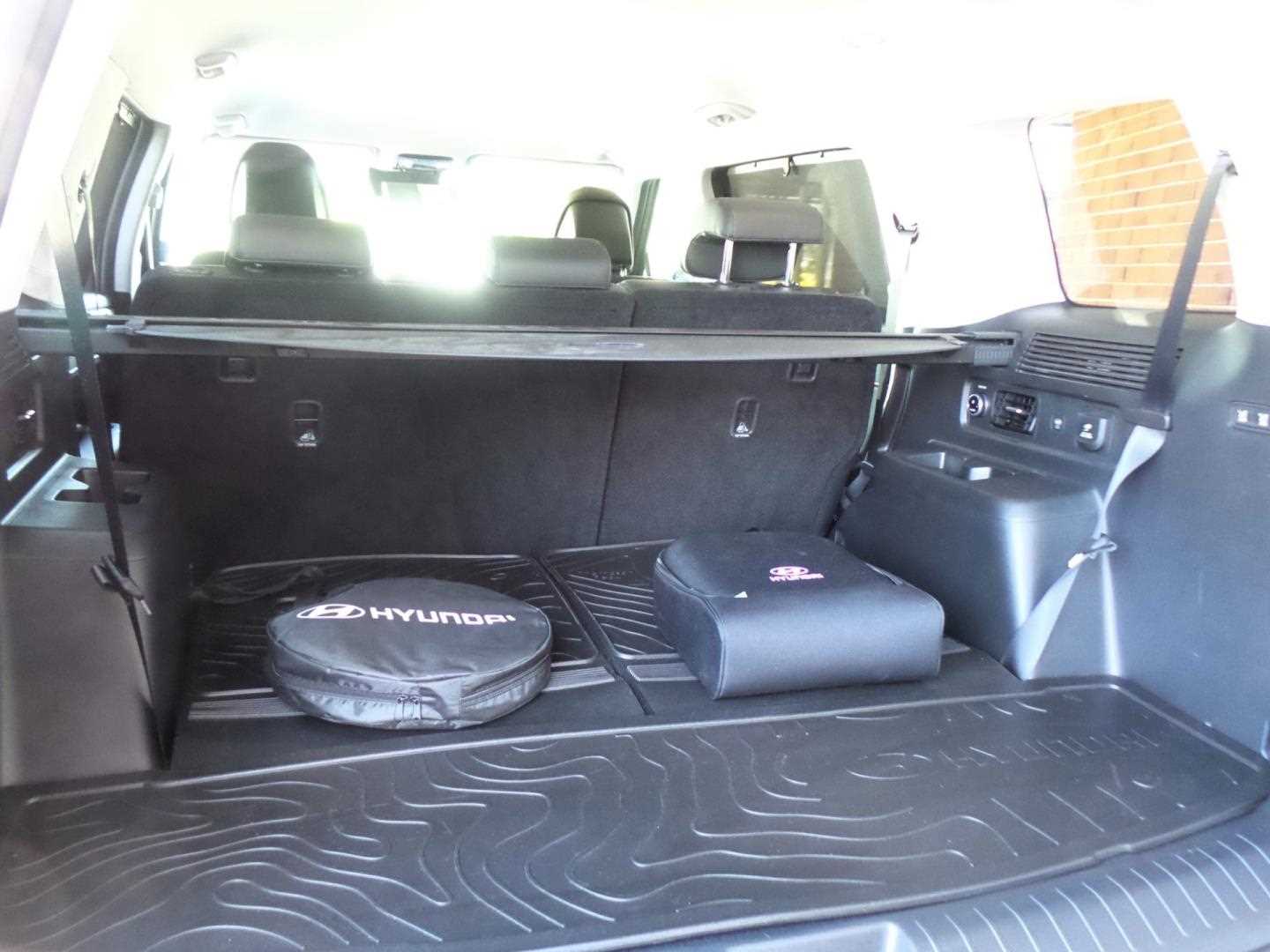 Large vehicle image