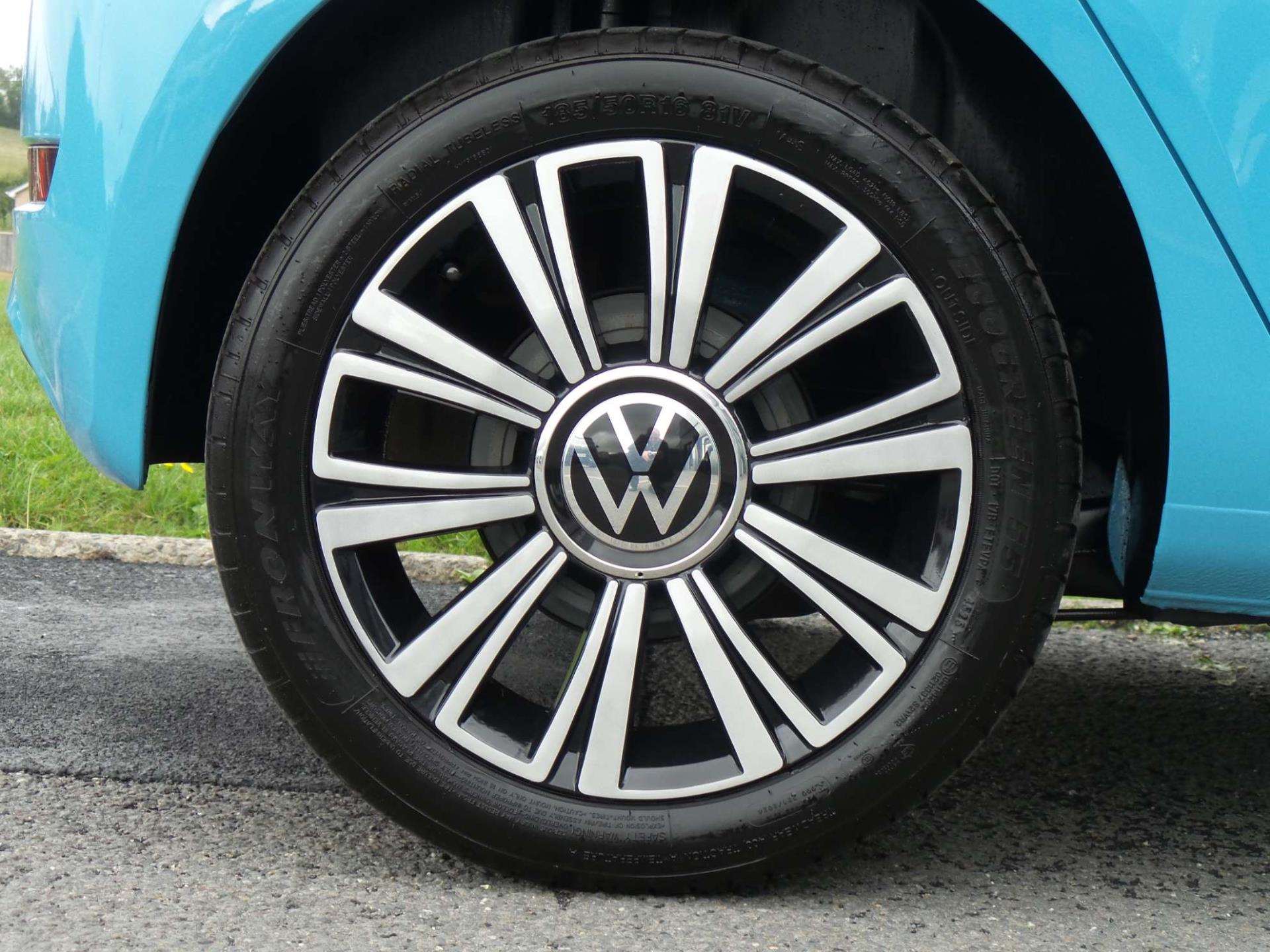 Large vehicle image