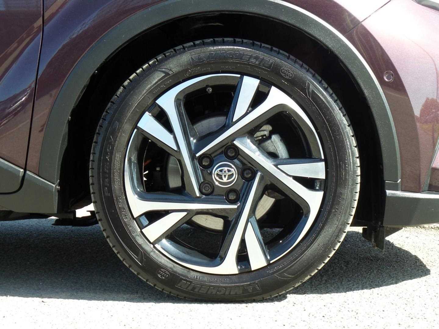 Large vehicle image