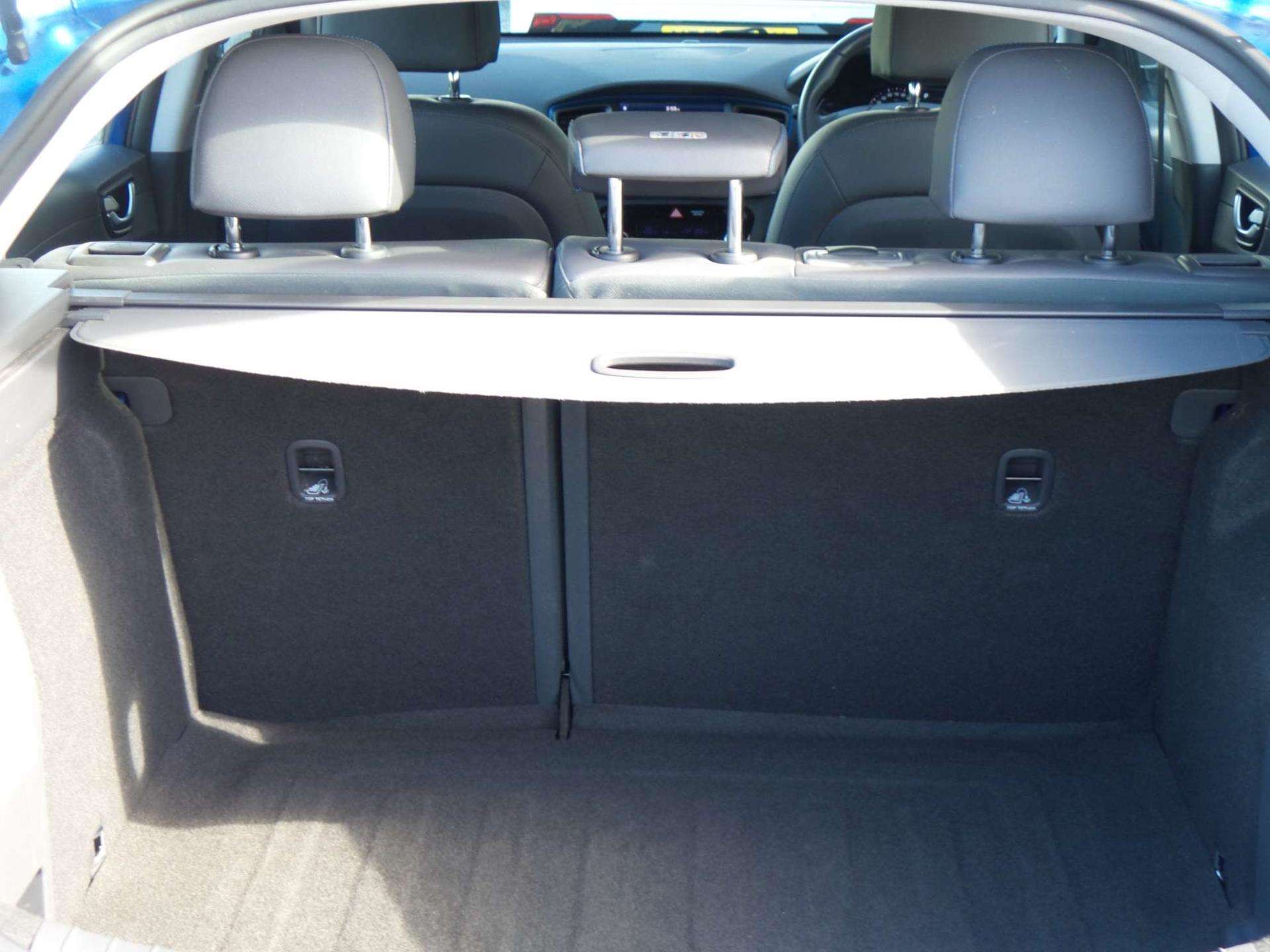 Large vehicle image