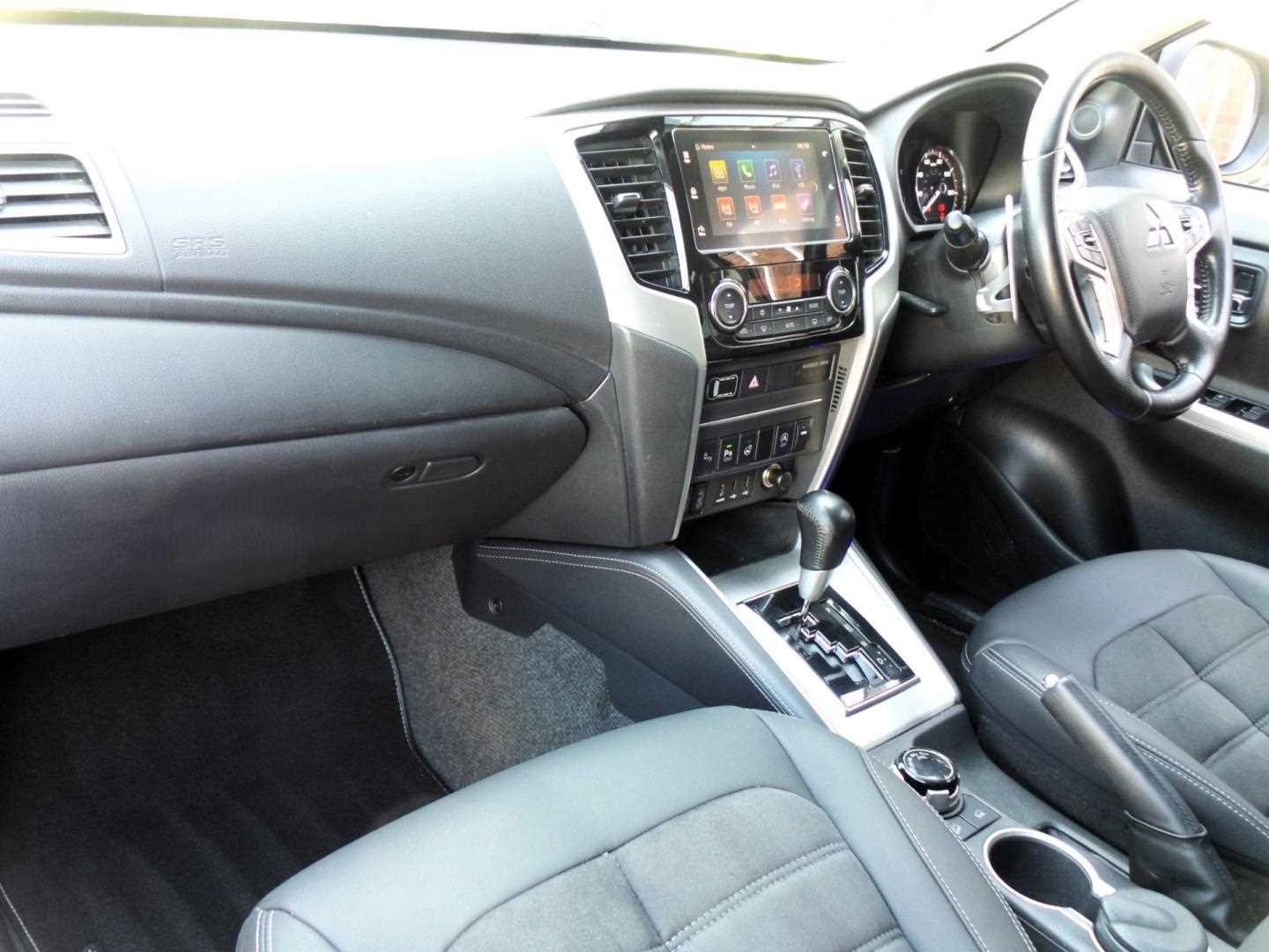 Large vehicle image