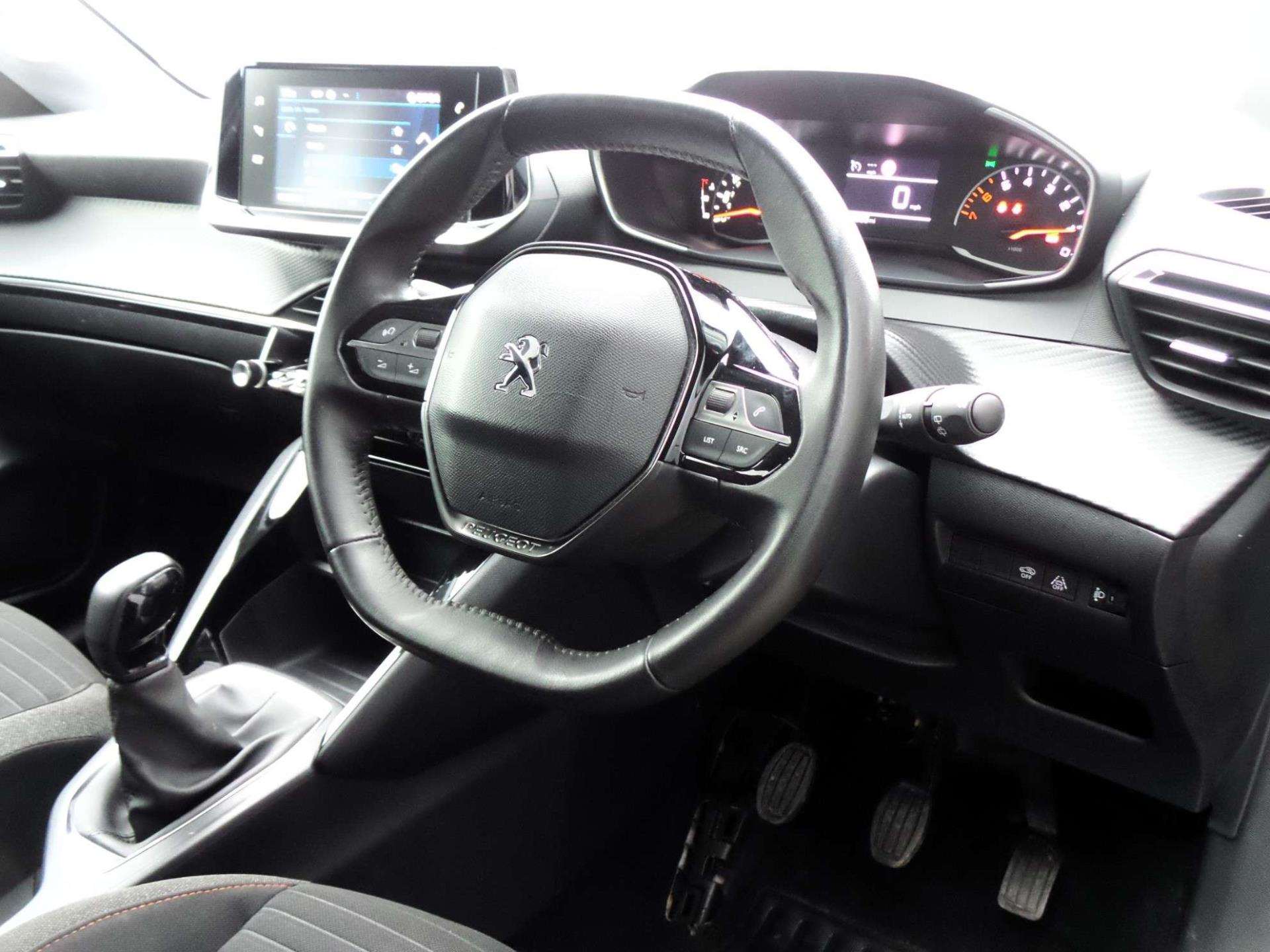 Large vehicle image