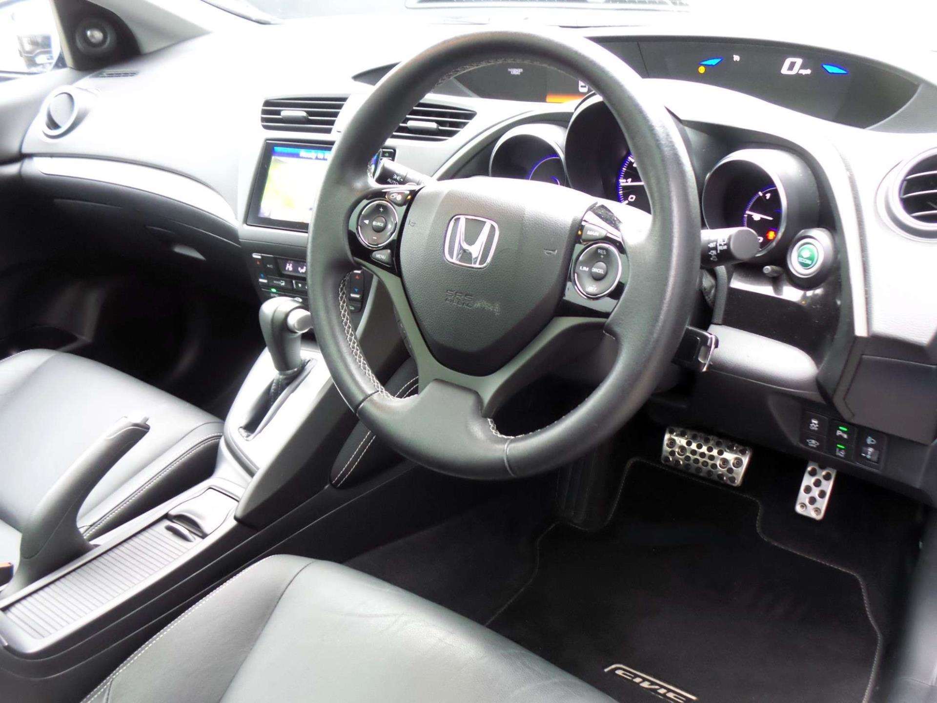 Large vehicle image