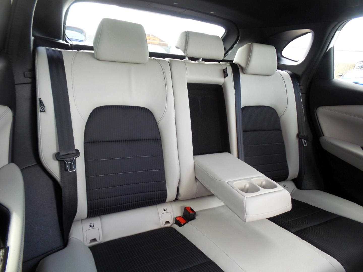 Large vehicle image