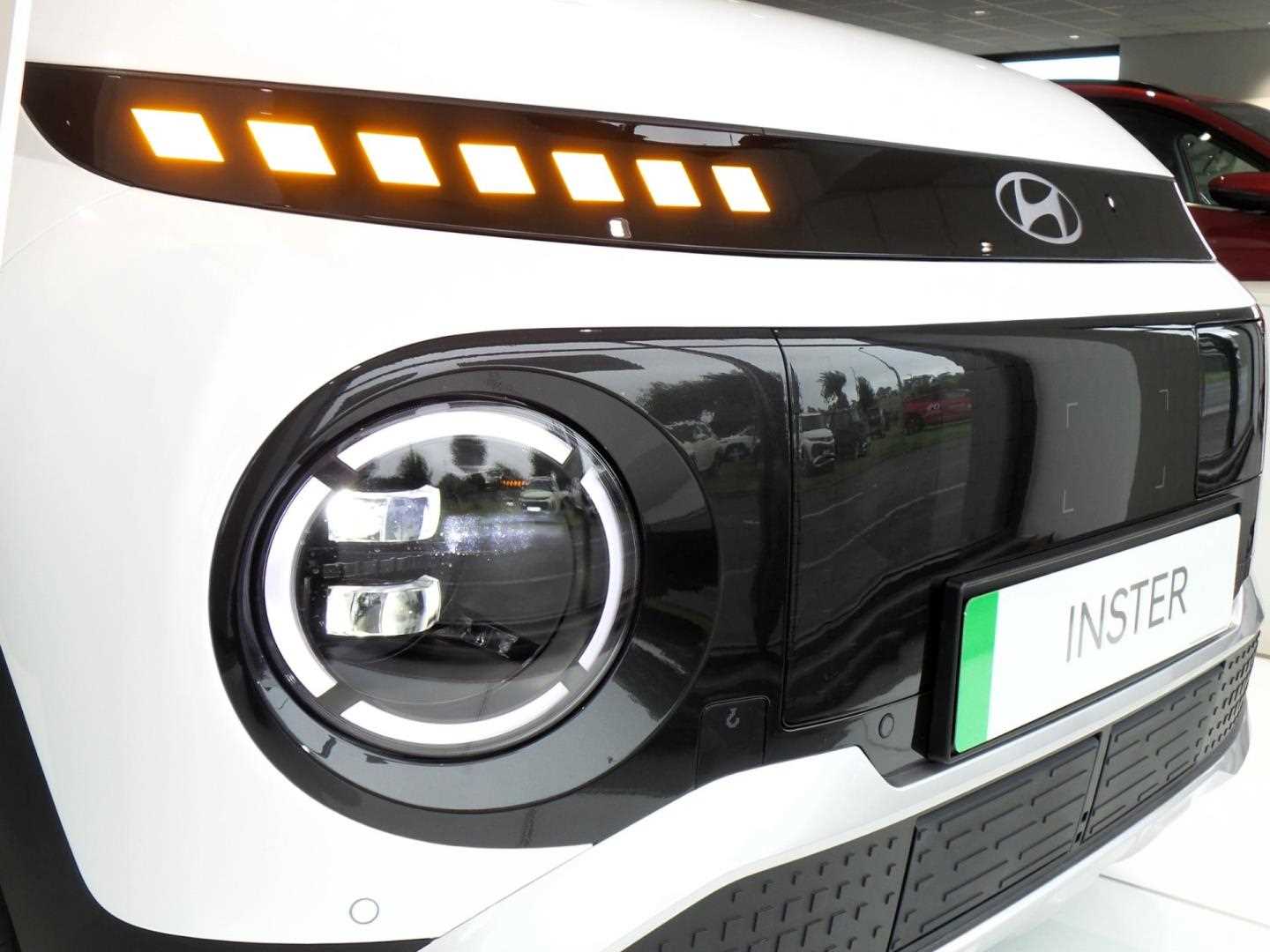 Large vehicle image